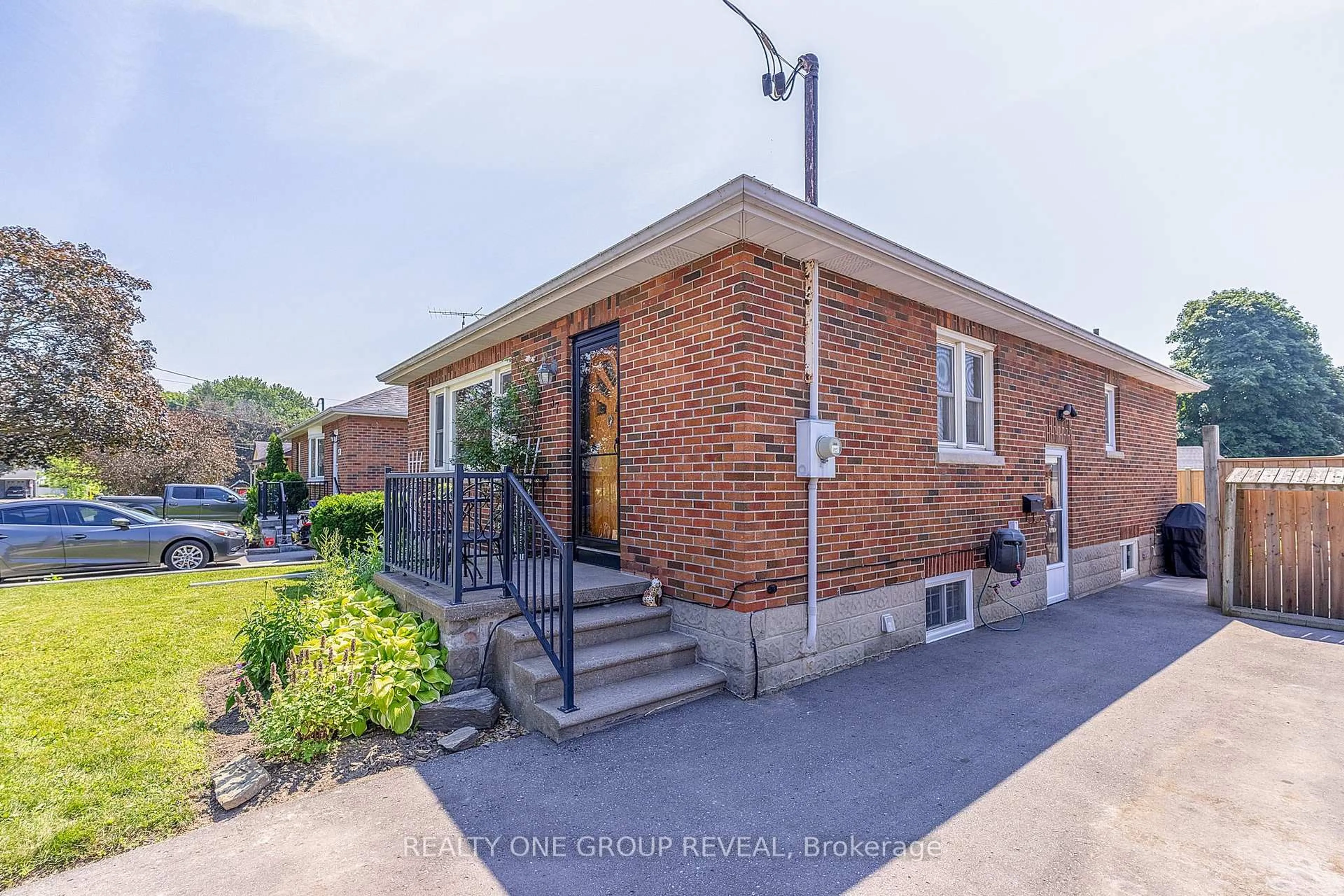 Unknown for 37 Prince St, Clarington Ontario L1C 1G4