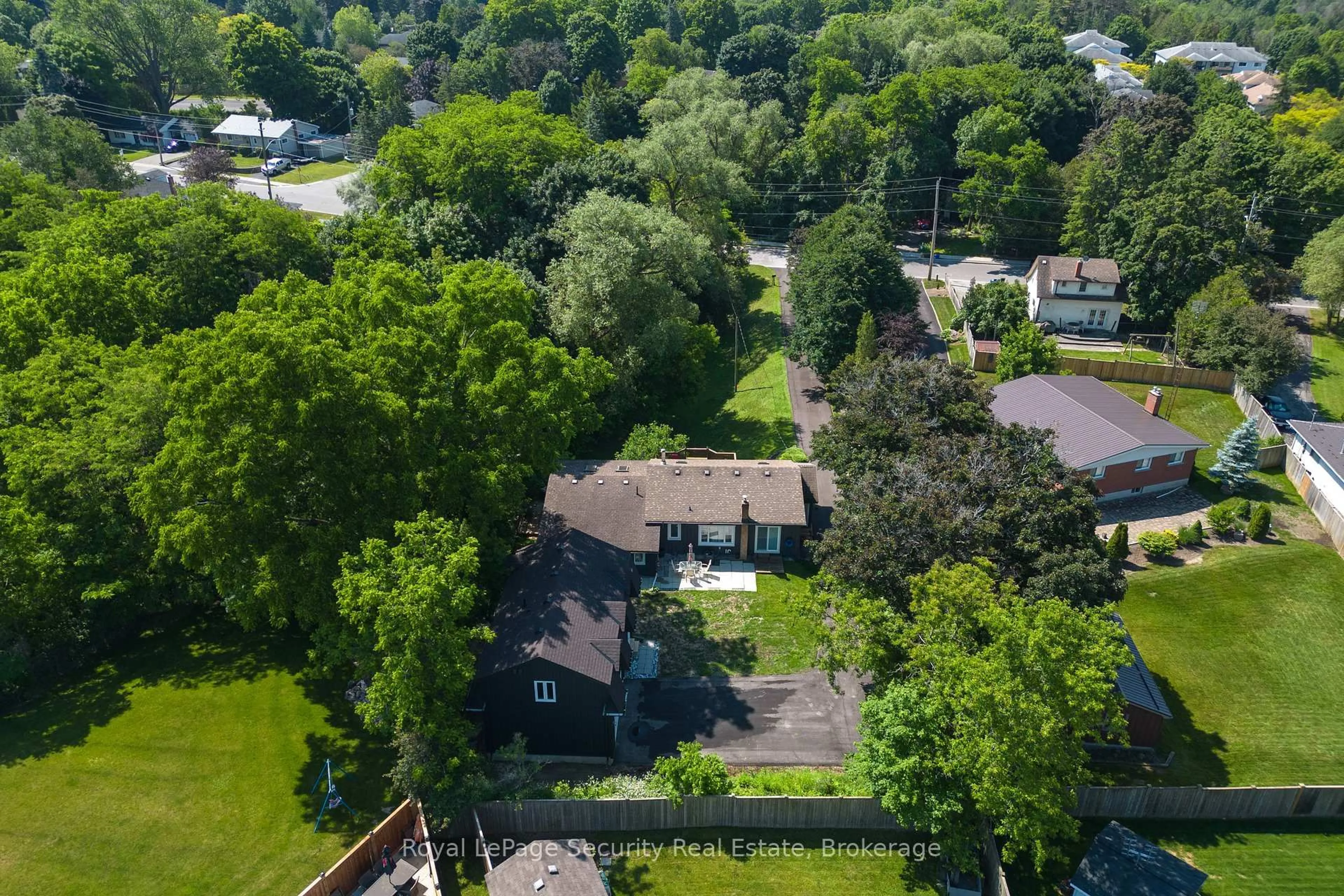 A pic from outside/outdoor area/front of a property/back of a property/a pic from drone, street for 48 Jackman Rd, Clarington Ontario L1C 2C9