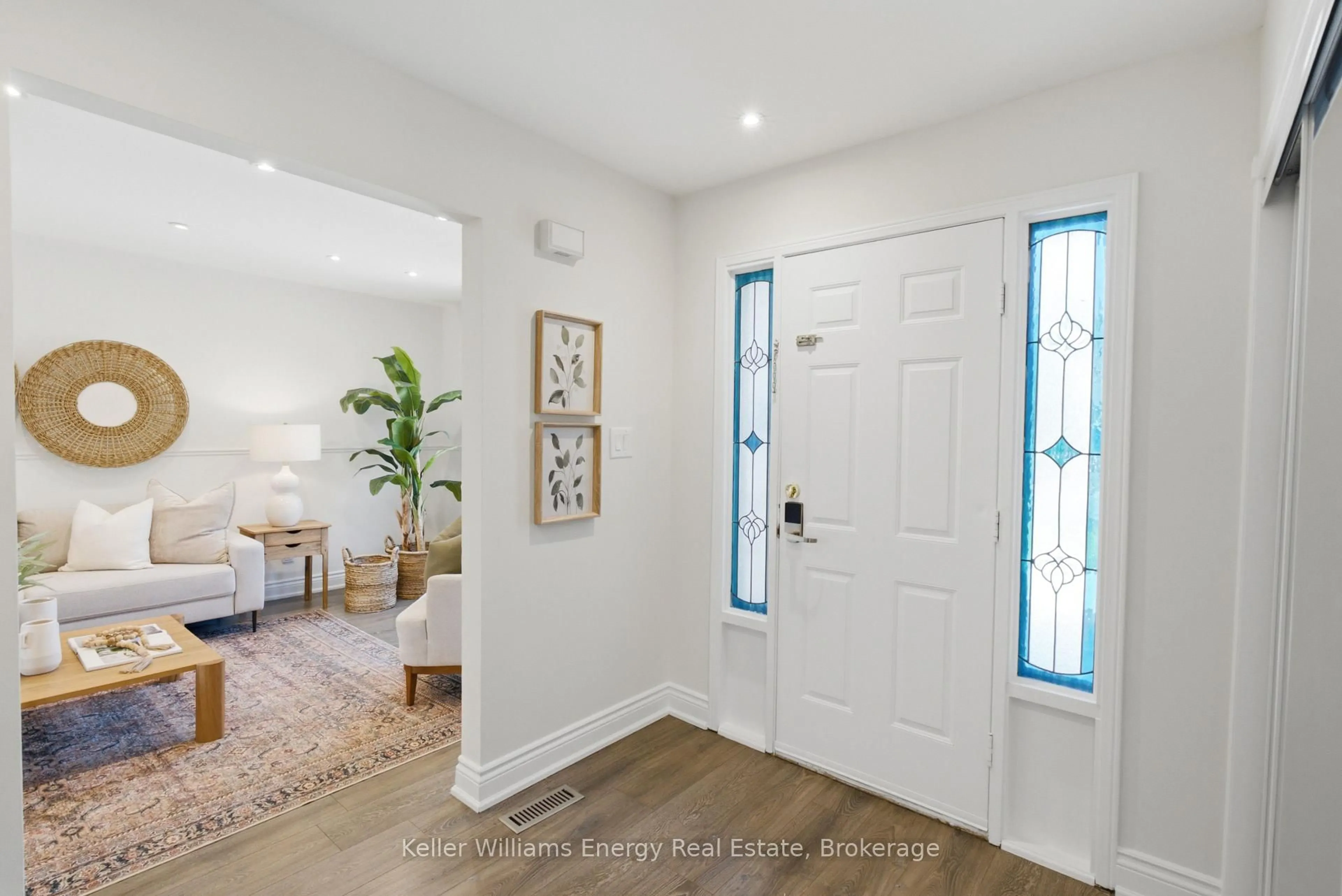 Indoor entryway for 21 Rotherglen Rd, Ajax Ontario L1T 1N7