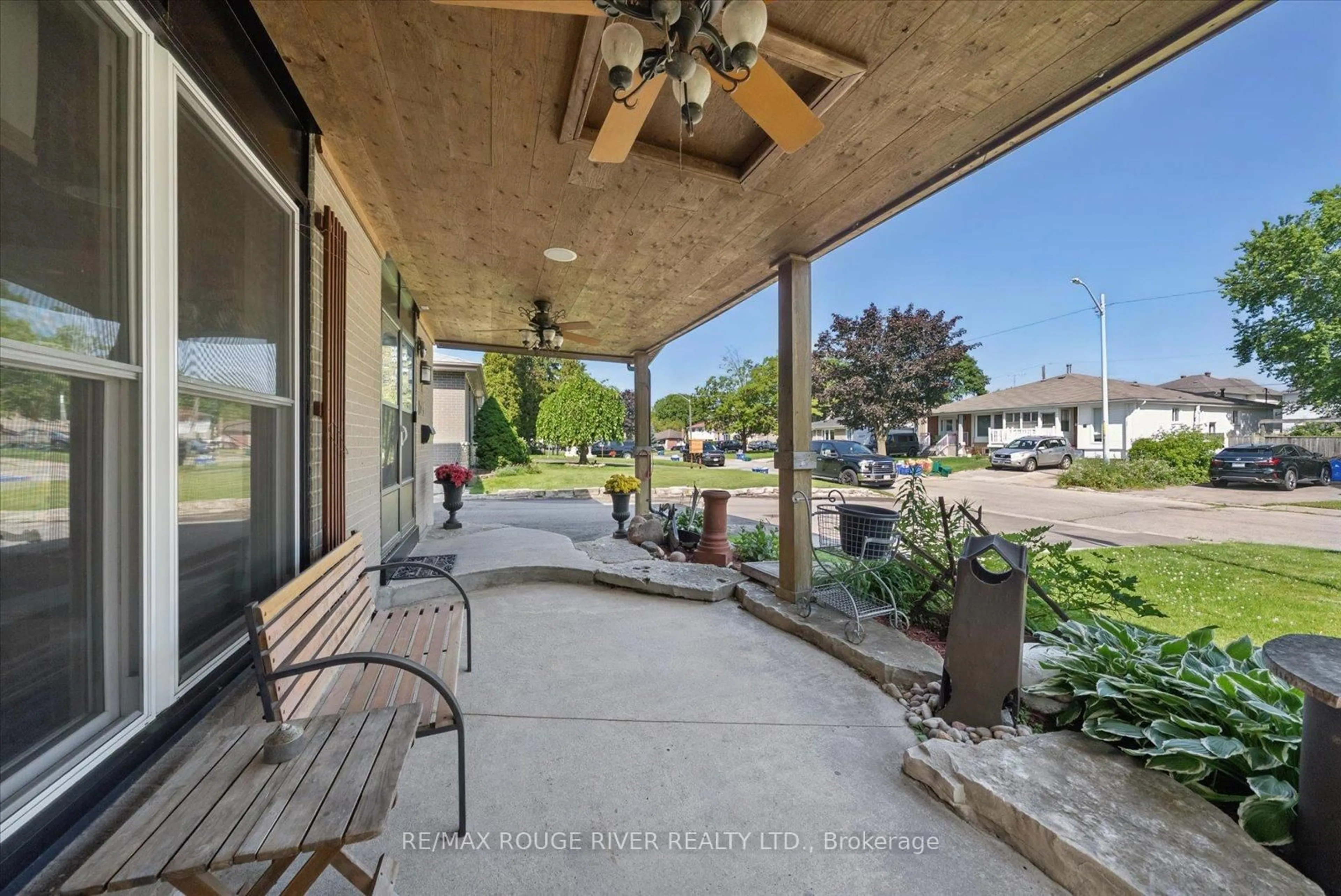 Patio, unknown for 1289 Ilona Park Rd, Pickering Ontario L1W 1E5