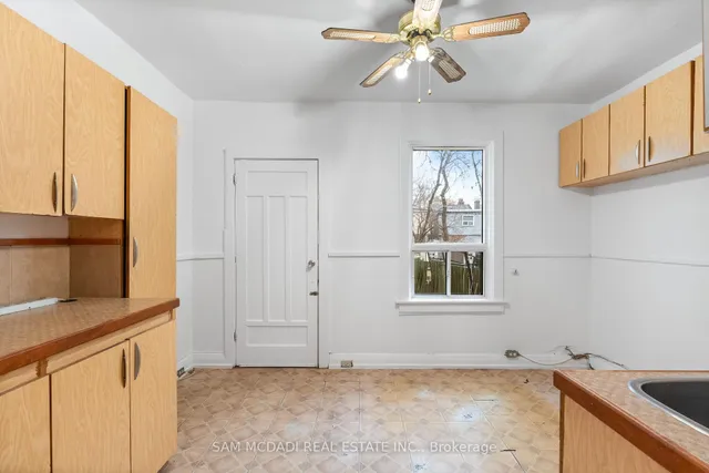 259 Milverton Blvd, Toronto 3