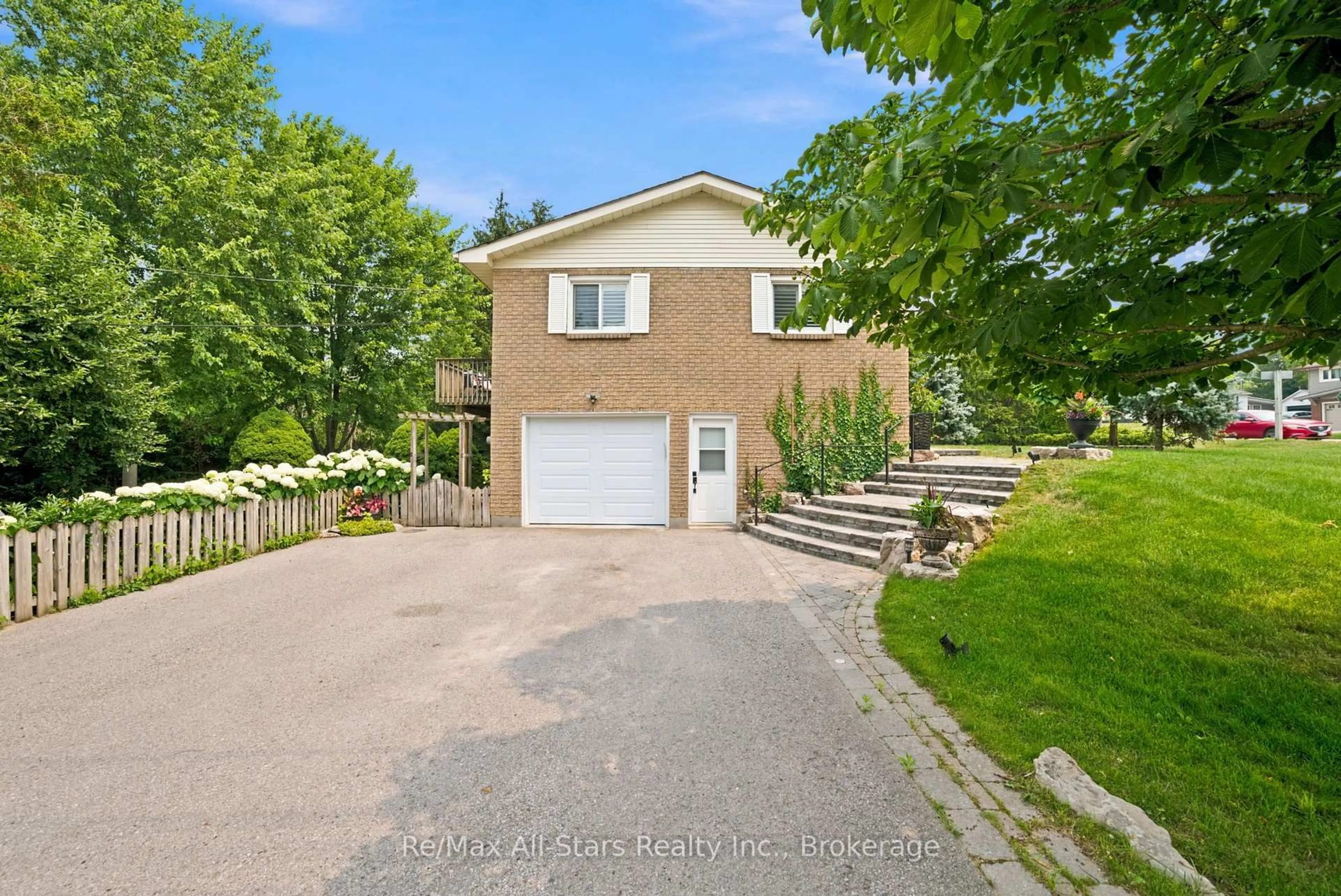 A pic from outside/outdoor area/front of a property/back of a property/a pic from drone, street for 1781 Scugog St, Scugog Ontario L9L 1J6