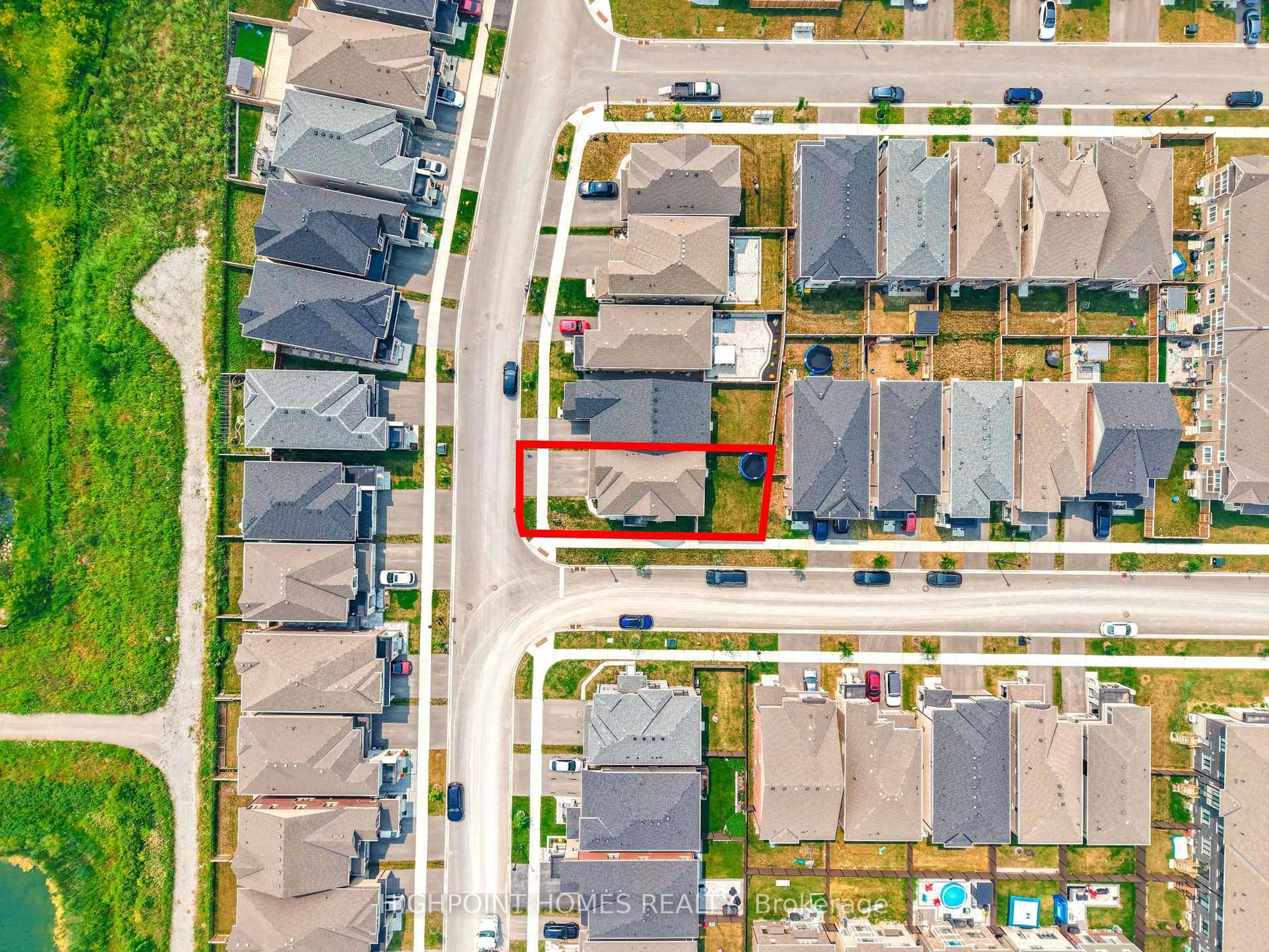 A pic from outside/outdoor area/front of a property/back of a property/a pic from drone, street for 3274 Turnstone Blvd, Pickering Ontario L1X 0N2