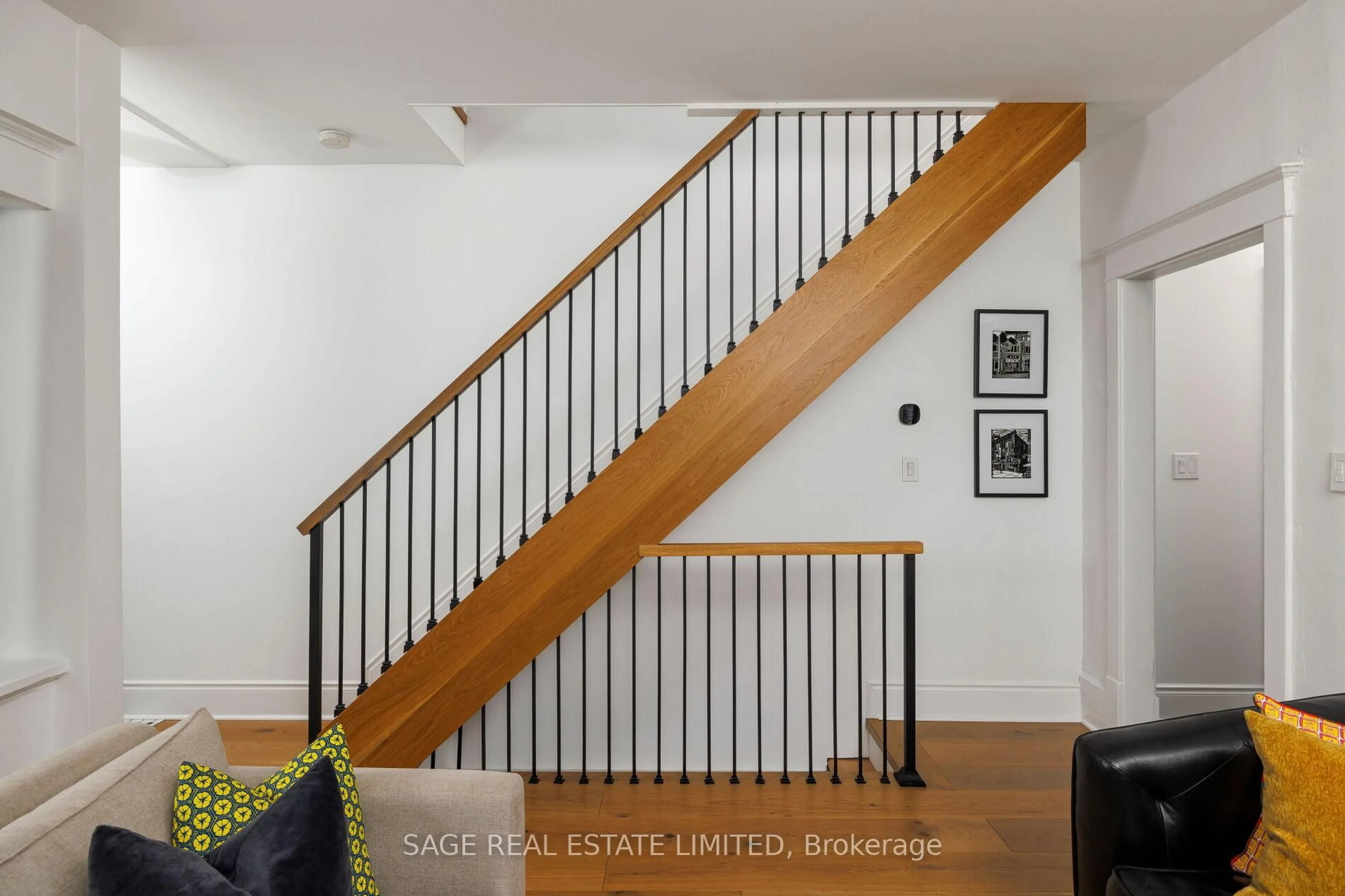 Stairs for 283 Booth Ave, Toronto Ontario M4M 2M7