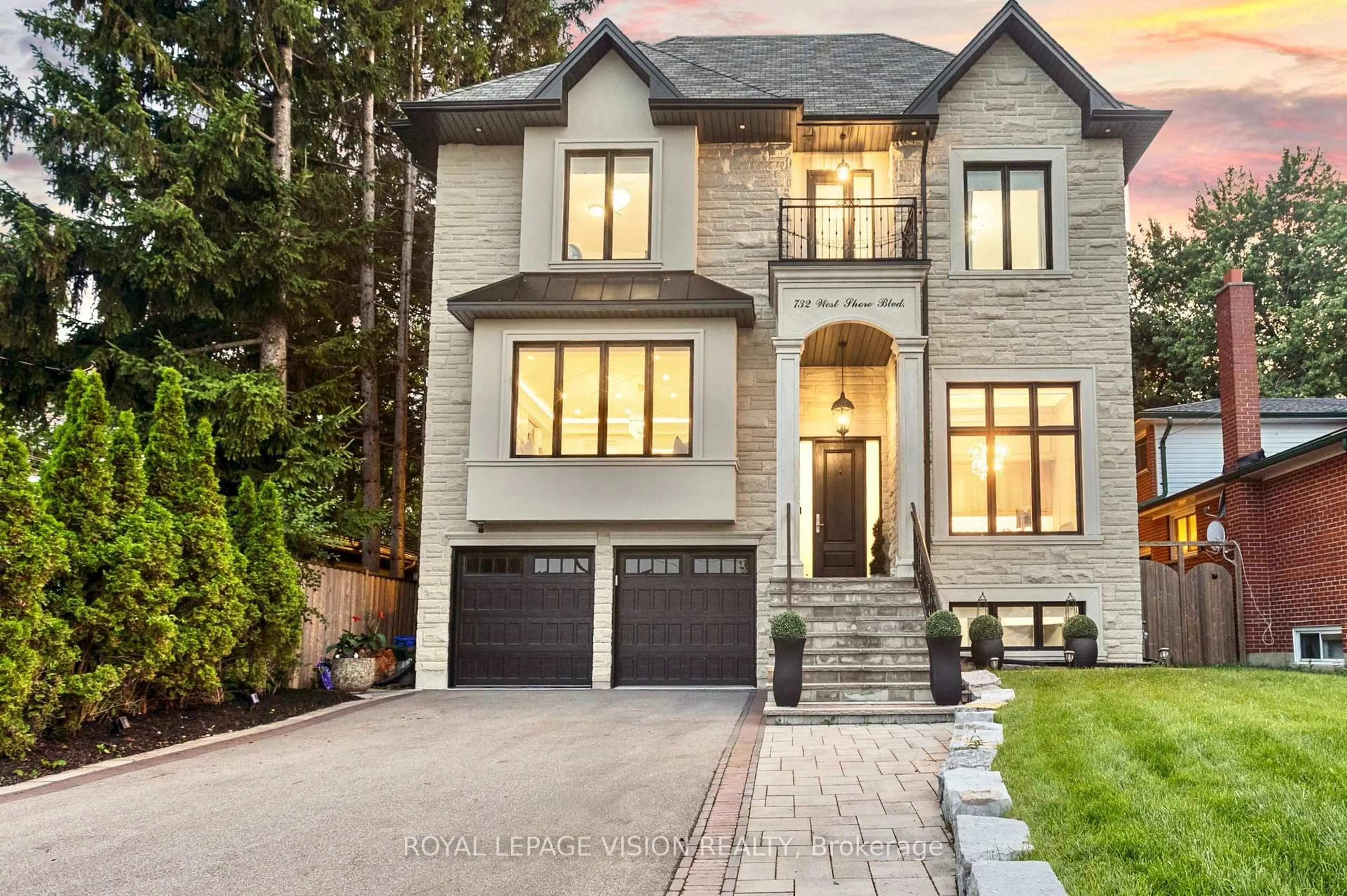 Home with brick exterior material, street for 732 W Shore Blvd, Pickering Ontario L1W 2V1