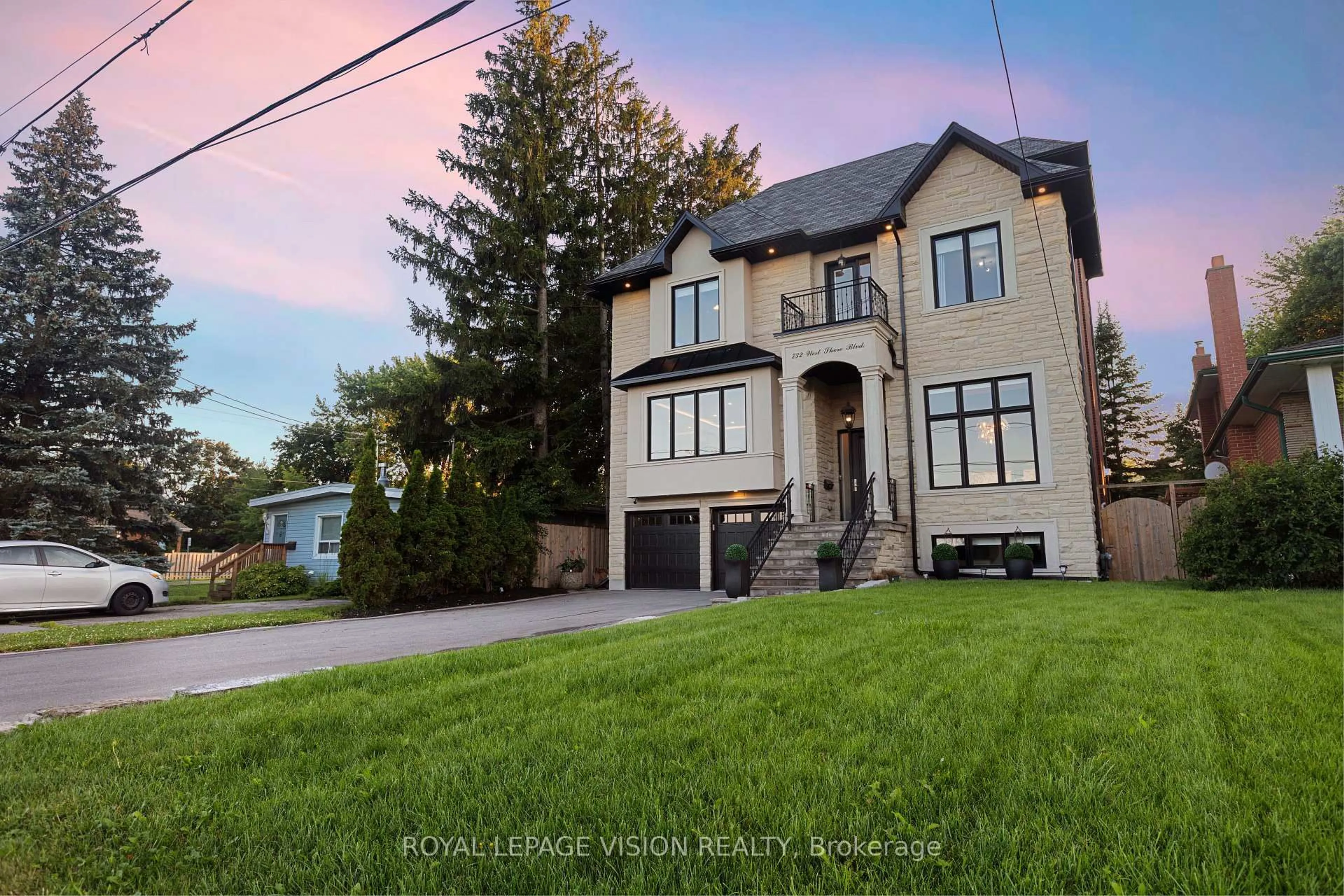 Home with brick exterior material, street for 732 W Shore Blvd, Pickering Ontario L1W 2V1