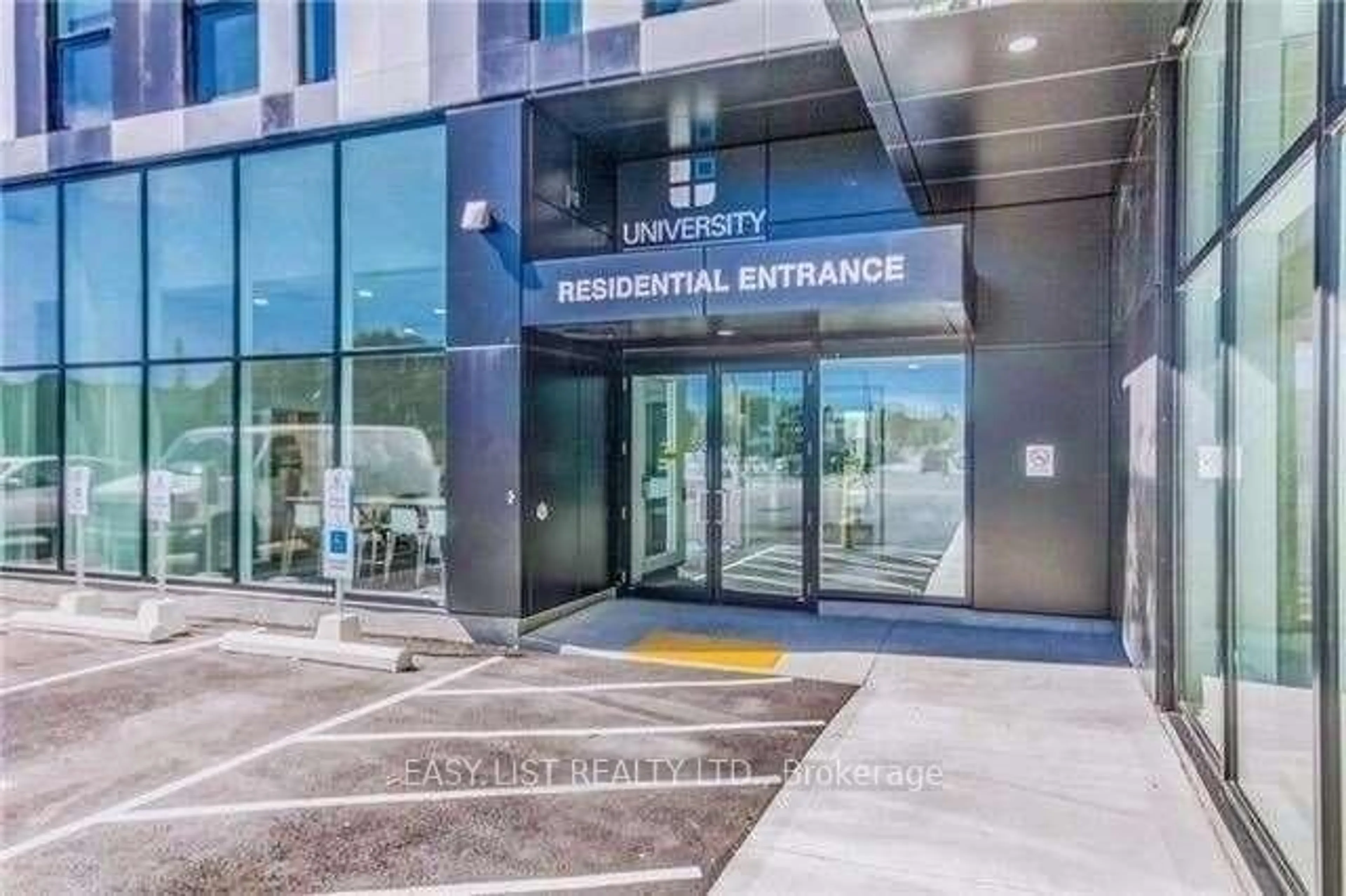 Indoor entryway for 1900 Simcoe St #542, Oshawa Ontario L1G 4Y3