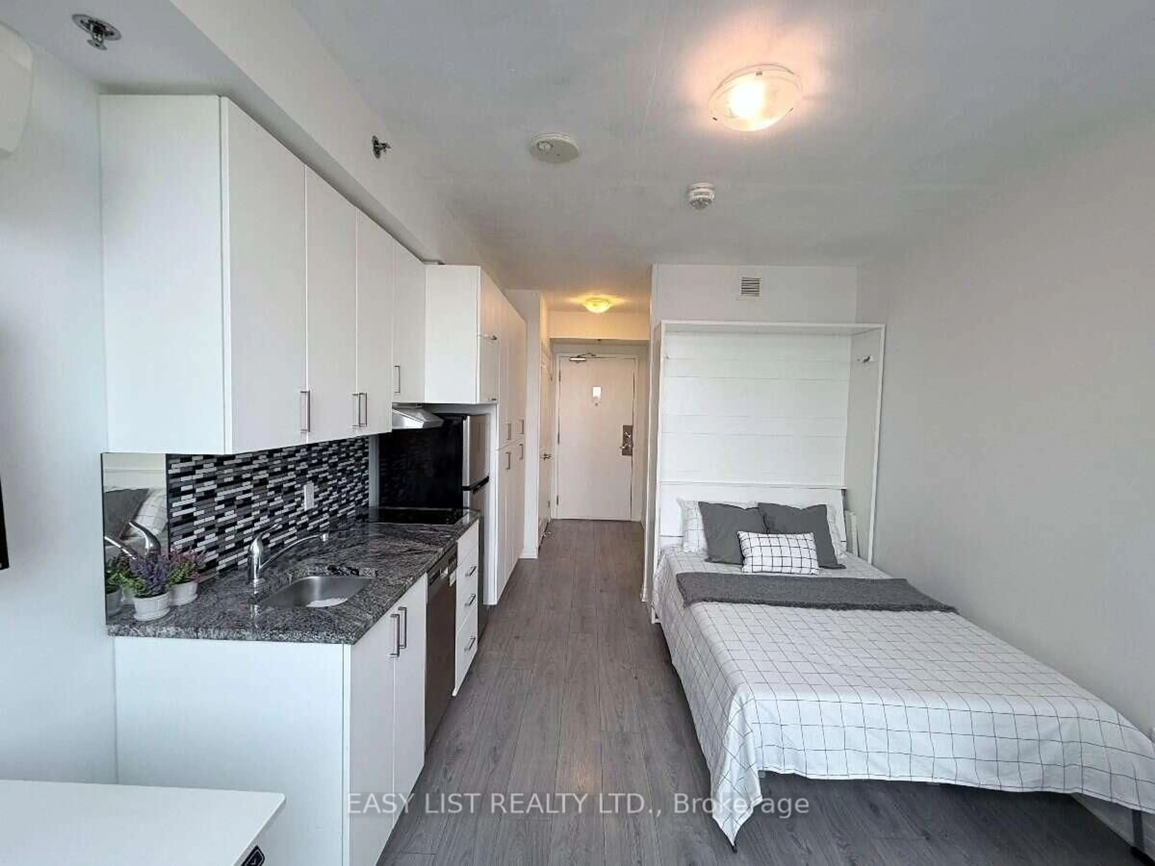A pic of a room for 1900 Simcoe St #542, Oshawa Ontario L1G 4Y3
