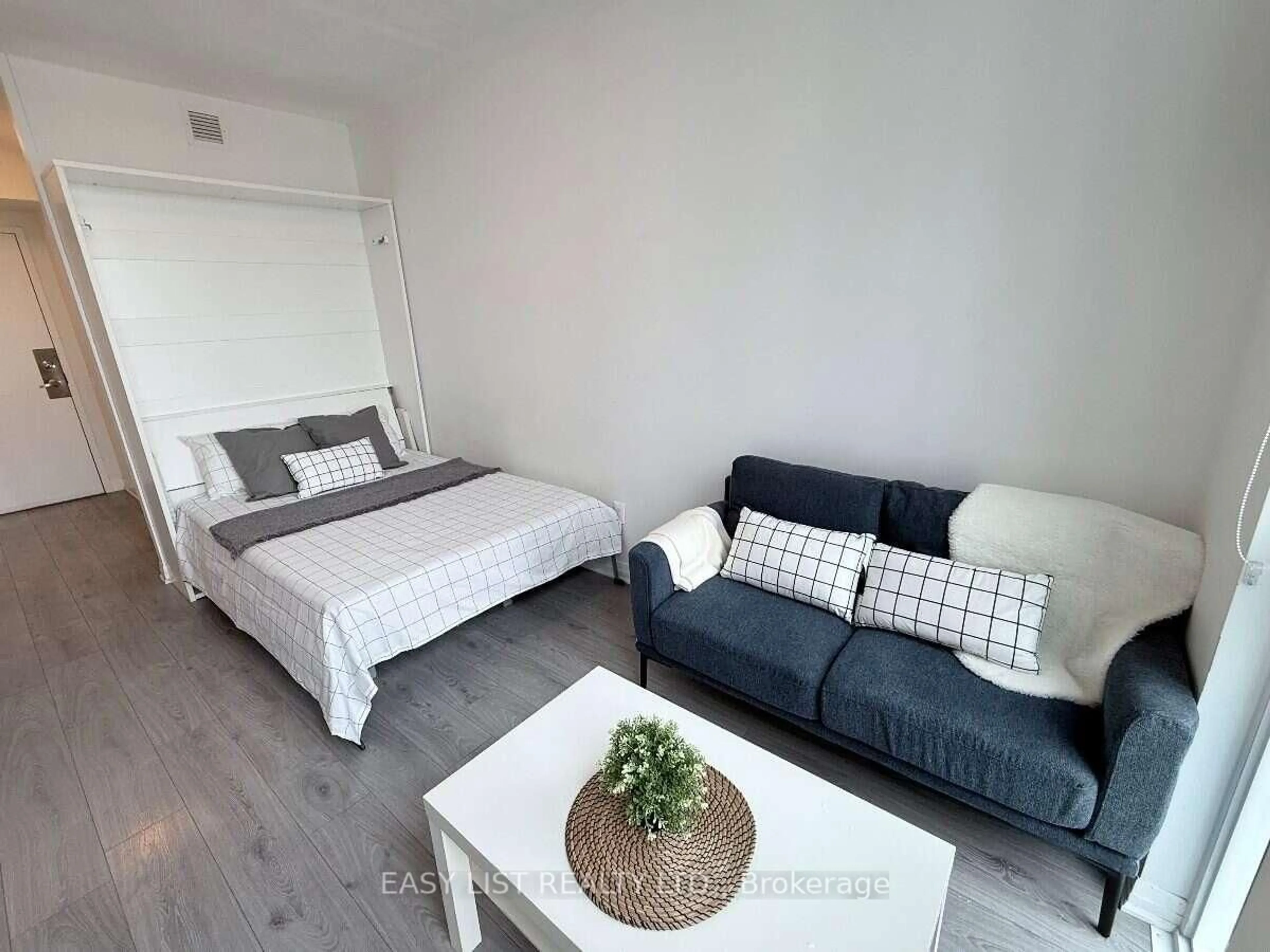 A pic of a room for 1900 Simcoe St #542, Oshawa Ontario L1G 4Y3
