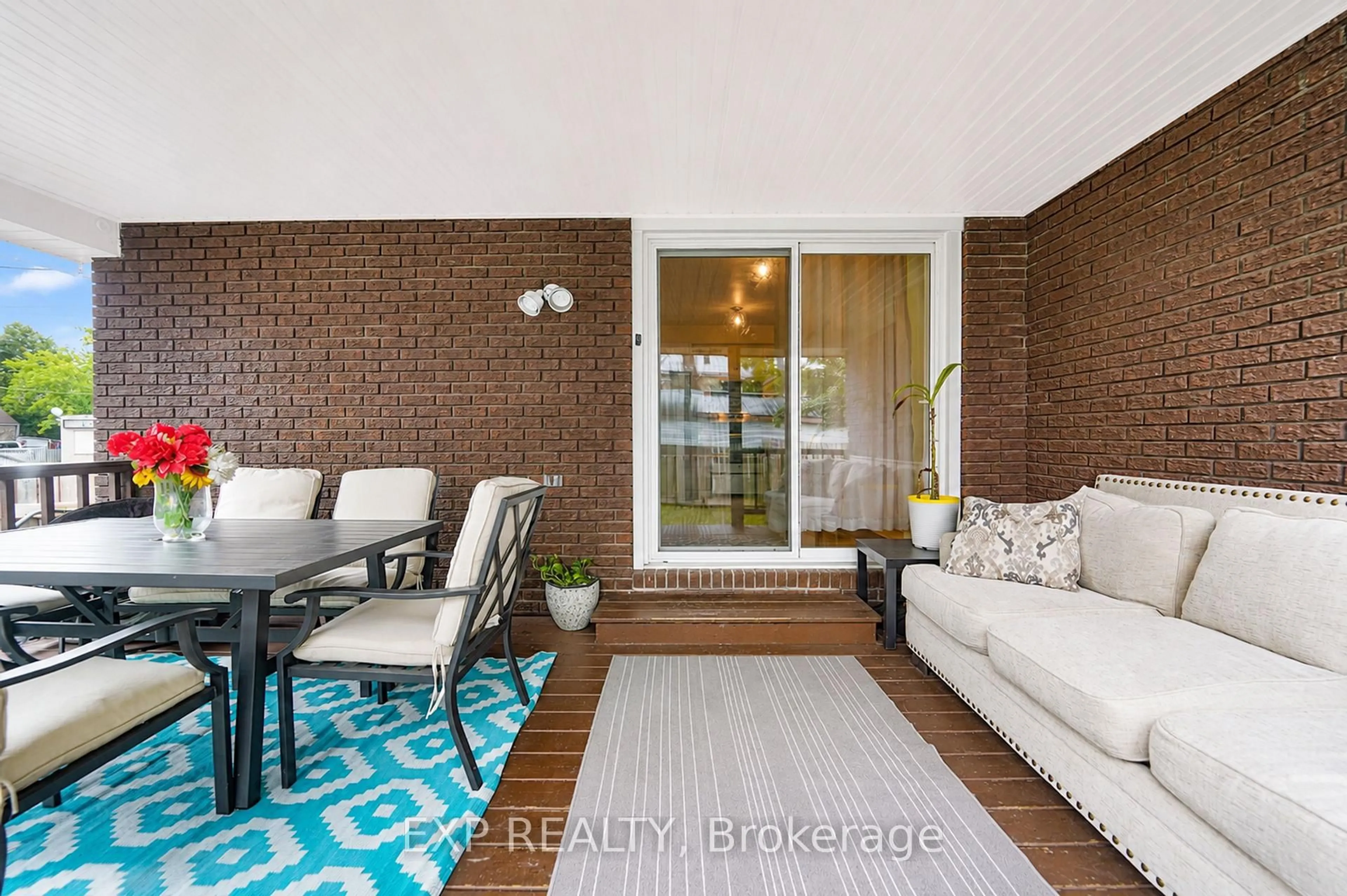 Unknown for 246 Mary St, Oshawa Ontario L1G 5C4