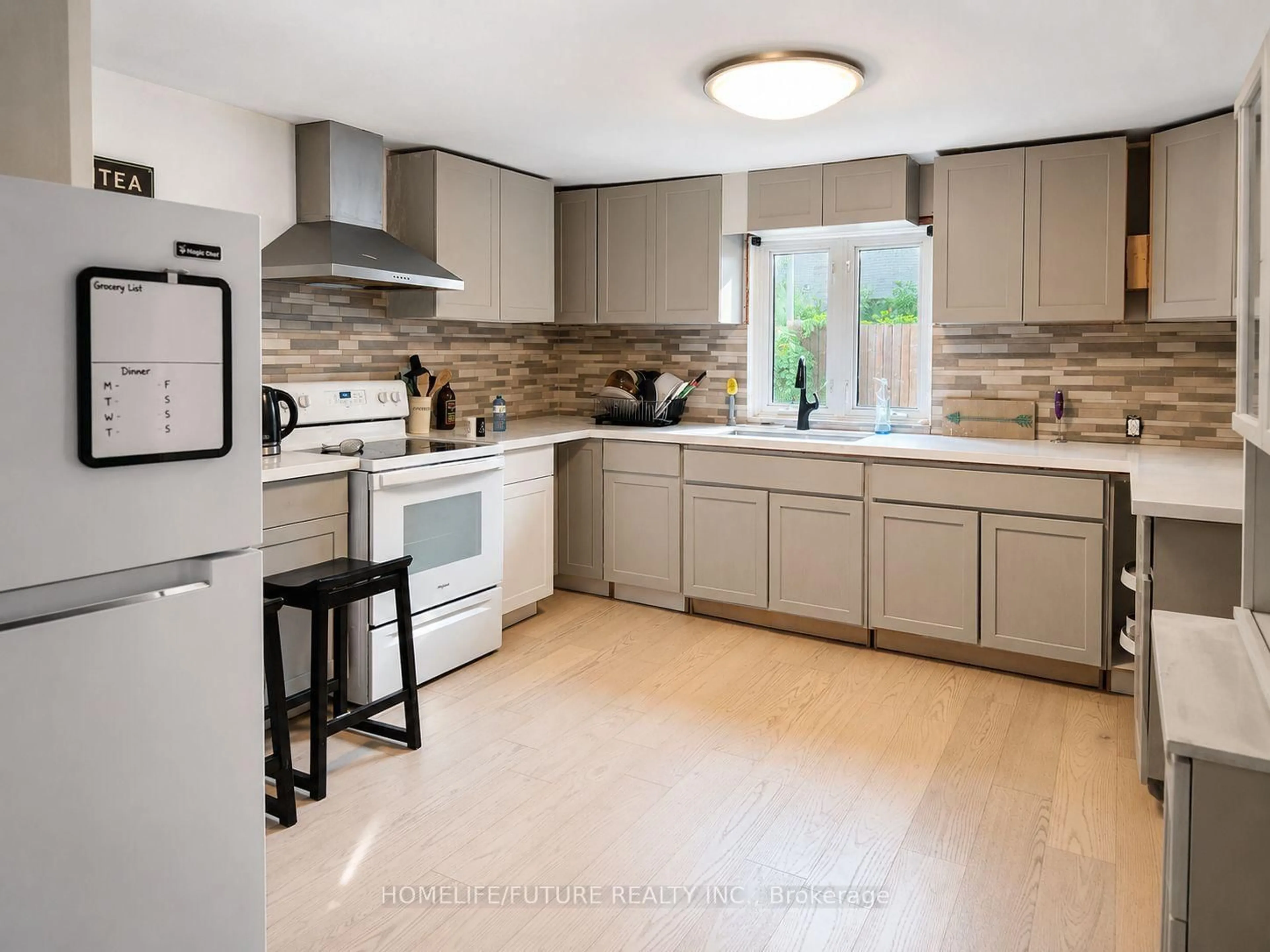 Open concept kitchen, unknown for 212 Court St, Oshawa Ontario L1H 4W7