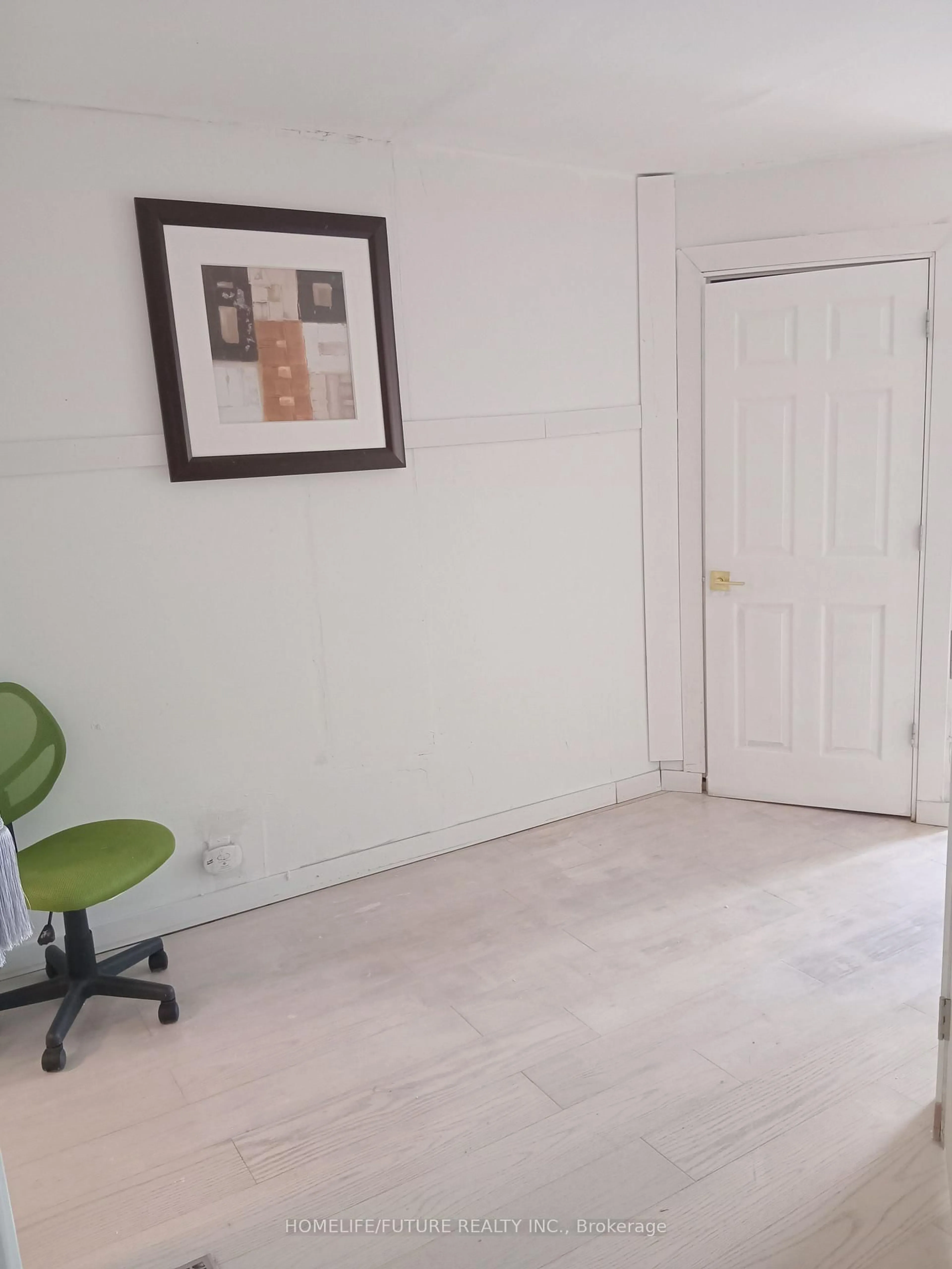 A pic of a room for 212 Court St, Oshawa Ontario L1H 4W7