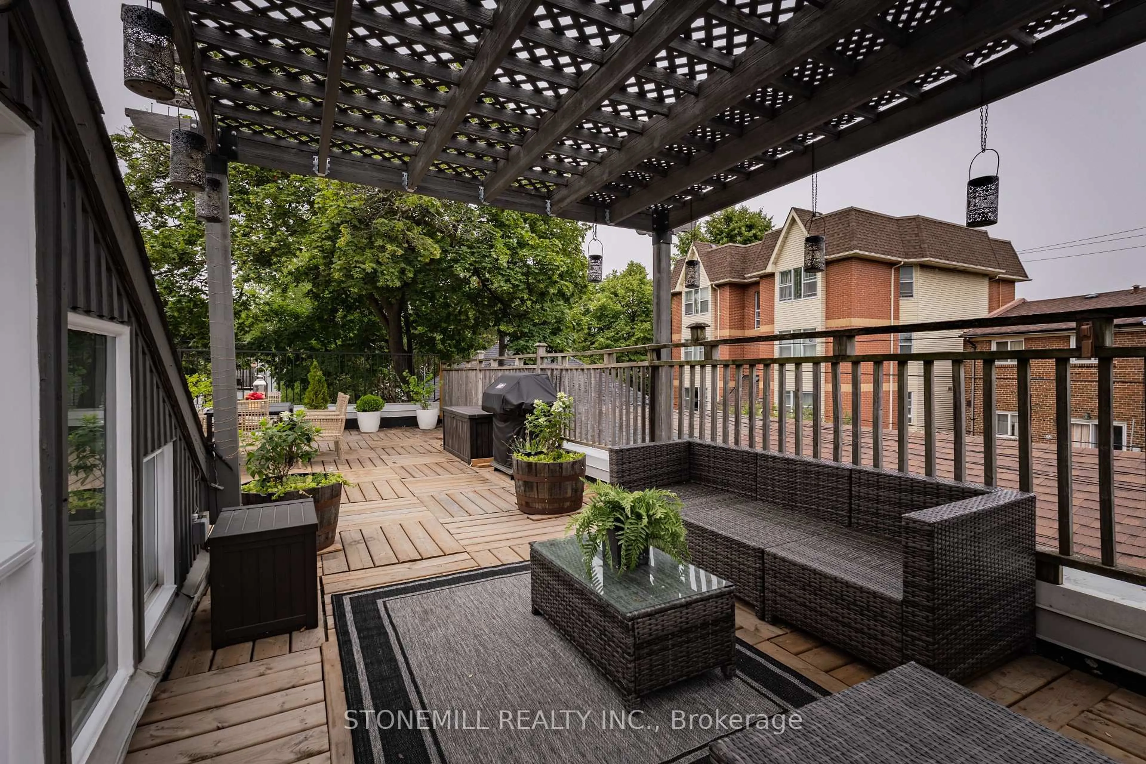 Patio, street for 99 Coleman Ave #105, Toronto Ontario M4C 1P8