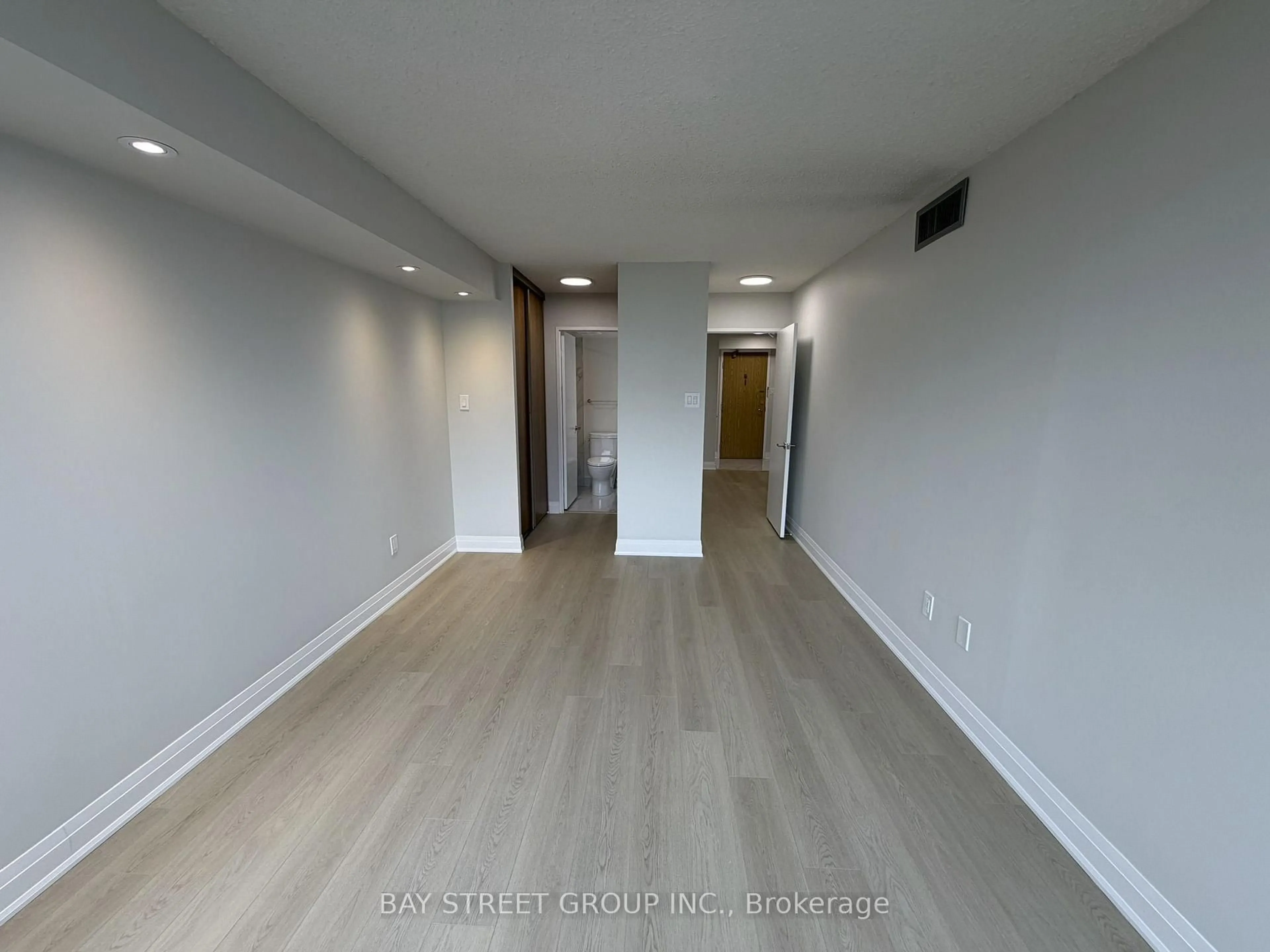A pic of a room for 300 Alton Towers Circ #807, Toronto Ontario M1V 4X9