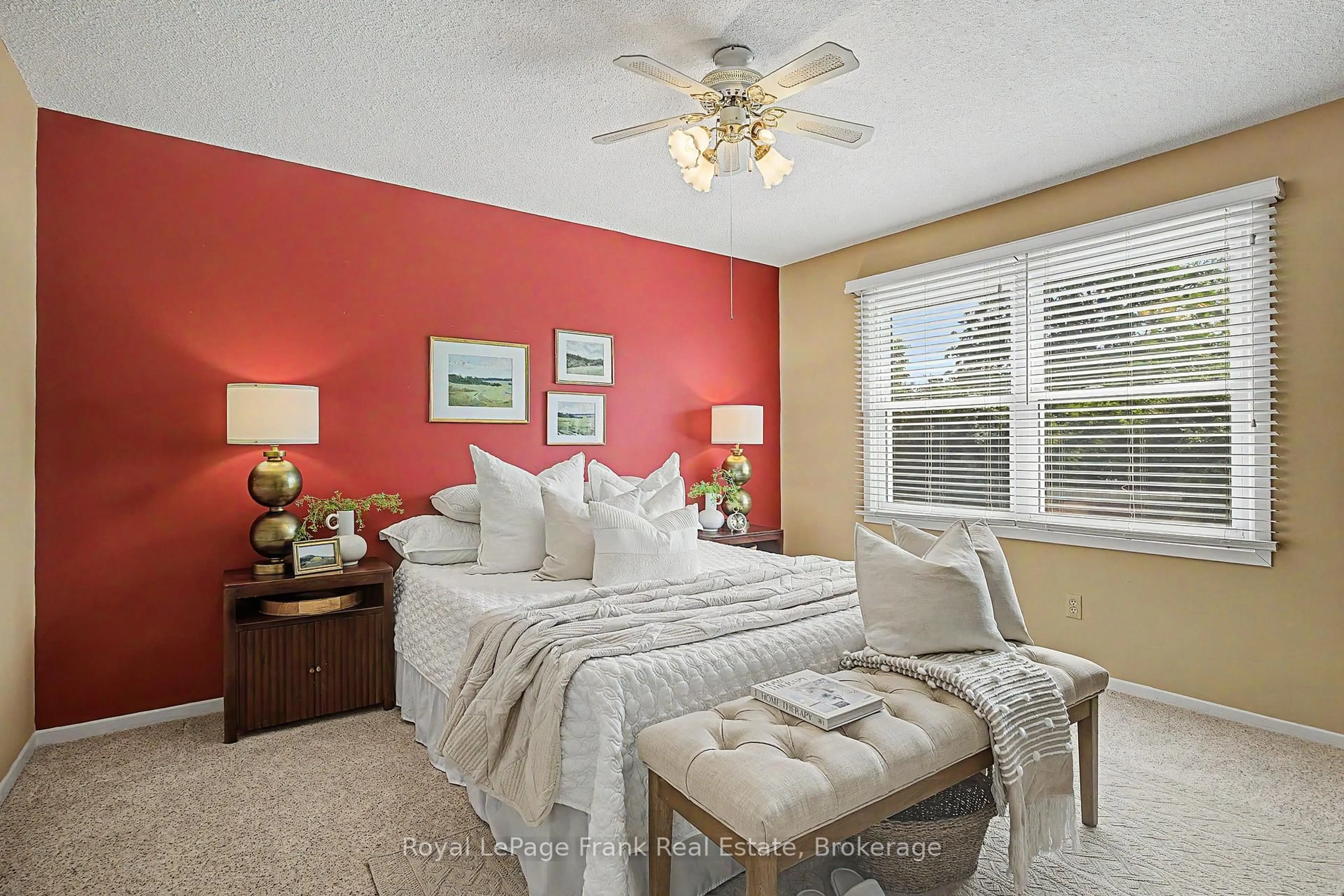 Bedroom with bed, unknown for 560 Reynolds St, Whitby Ontario L1N 6H5