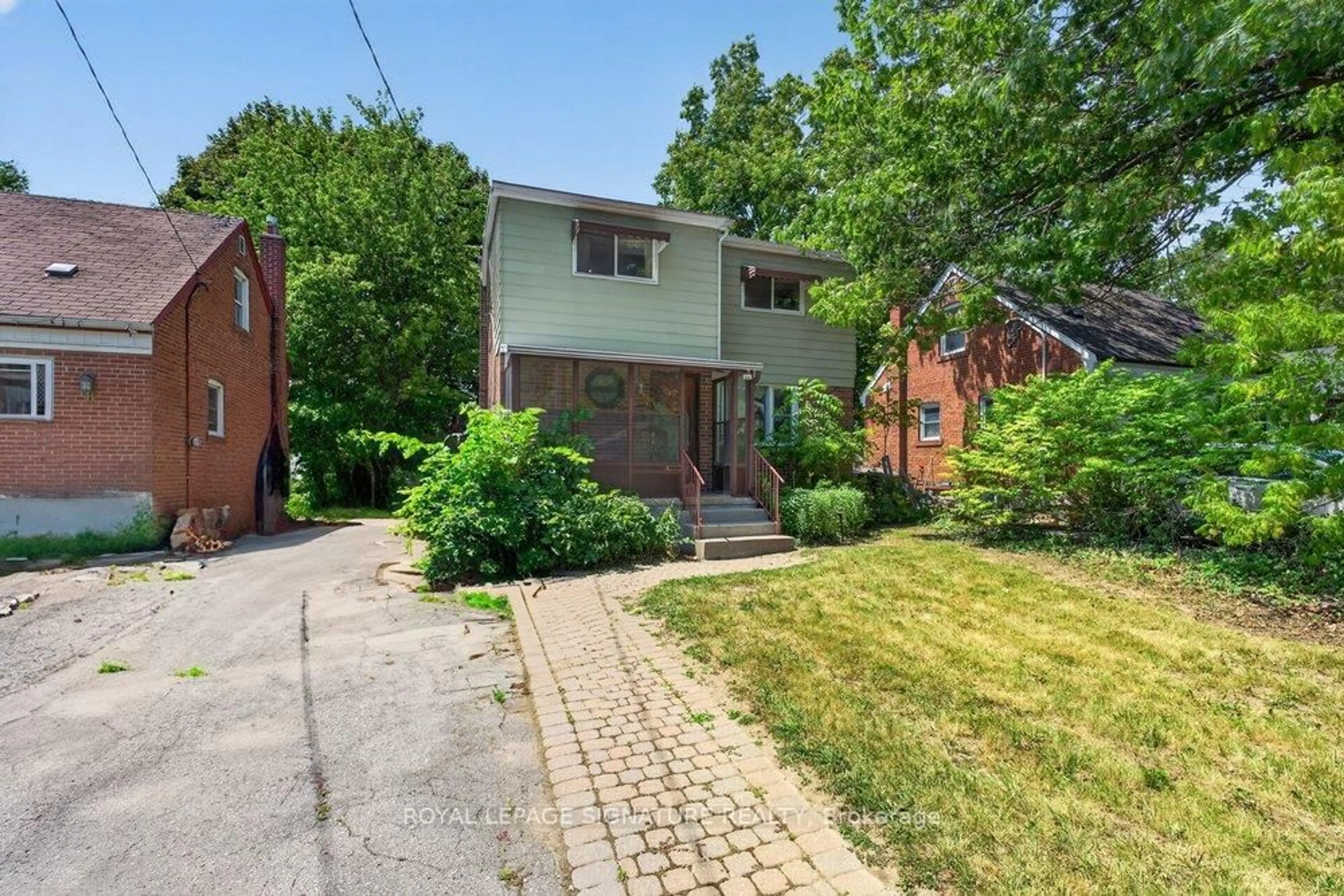 Home with brick exterior material, street for 10 Rossford Rd, Toronto Ontario M1R 4B3