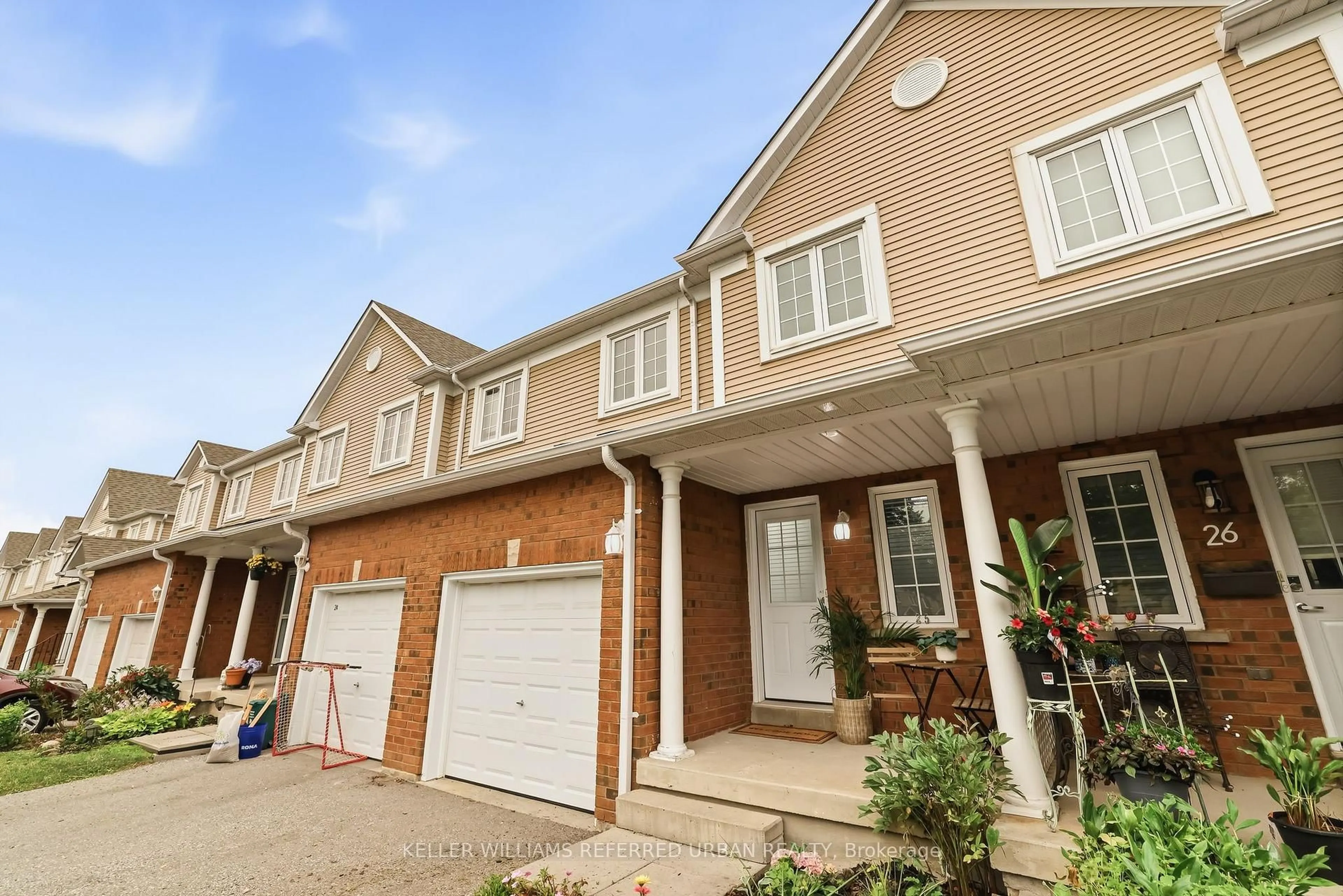 Unknown for 10 Bassett Blvd #25, Whitby Ontario L1N 9C3