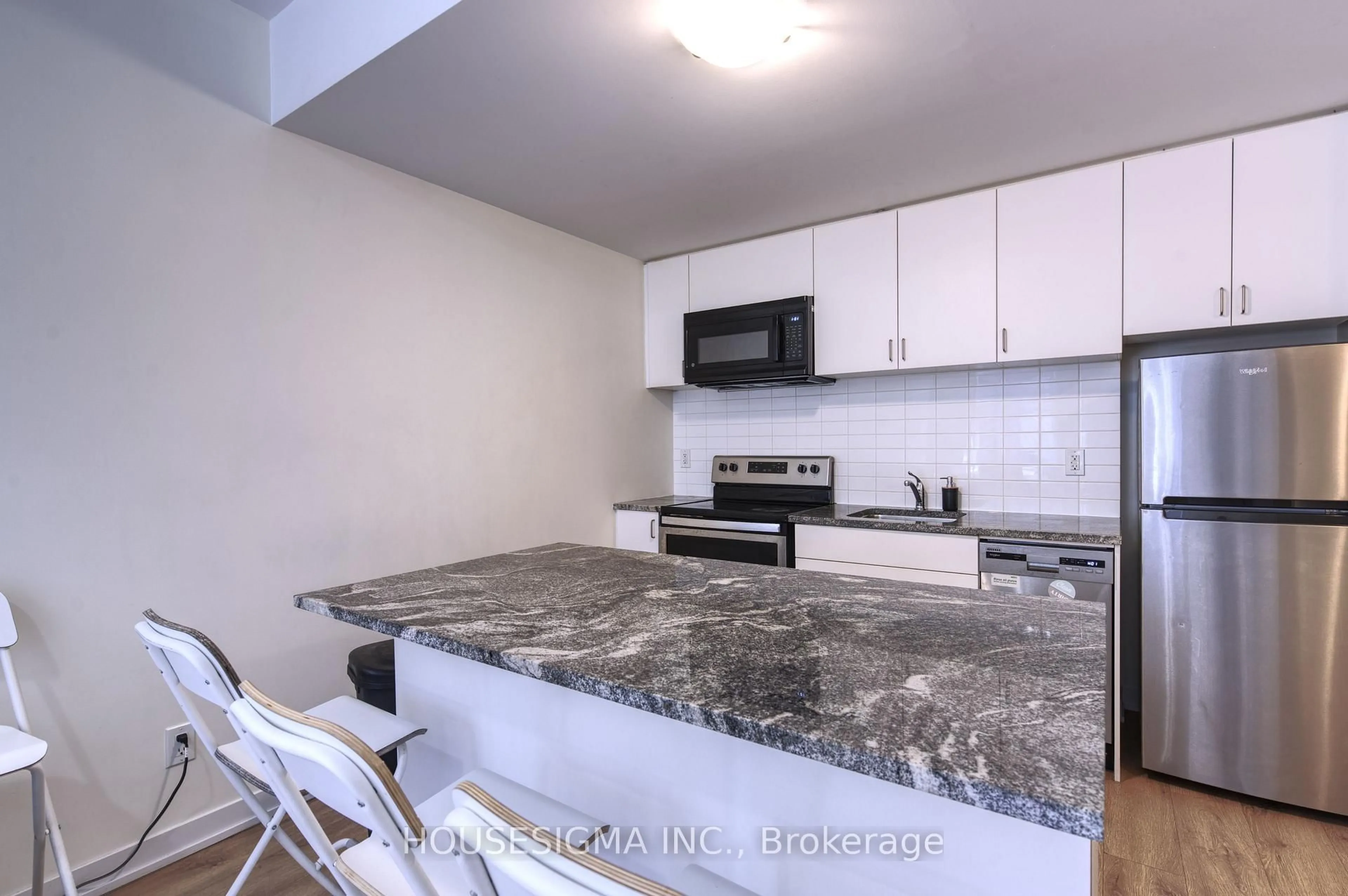 Standard kitchen, unknown for 1720 Simcoe St #28, Oshawa Ontario L1G 0C3