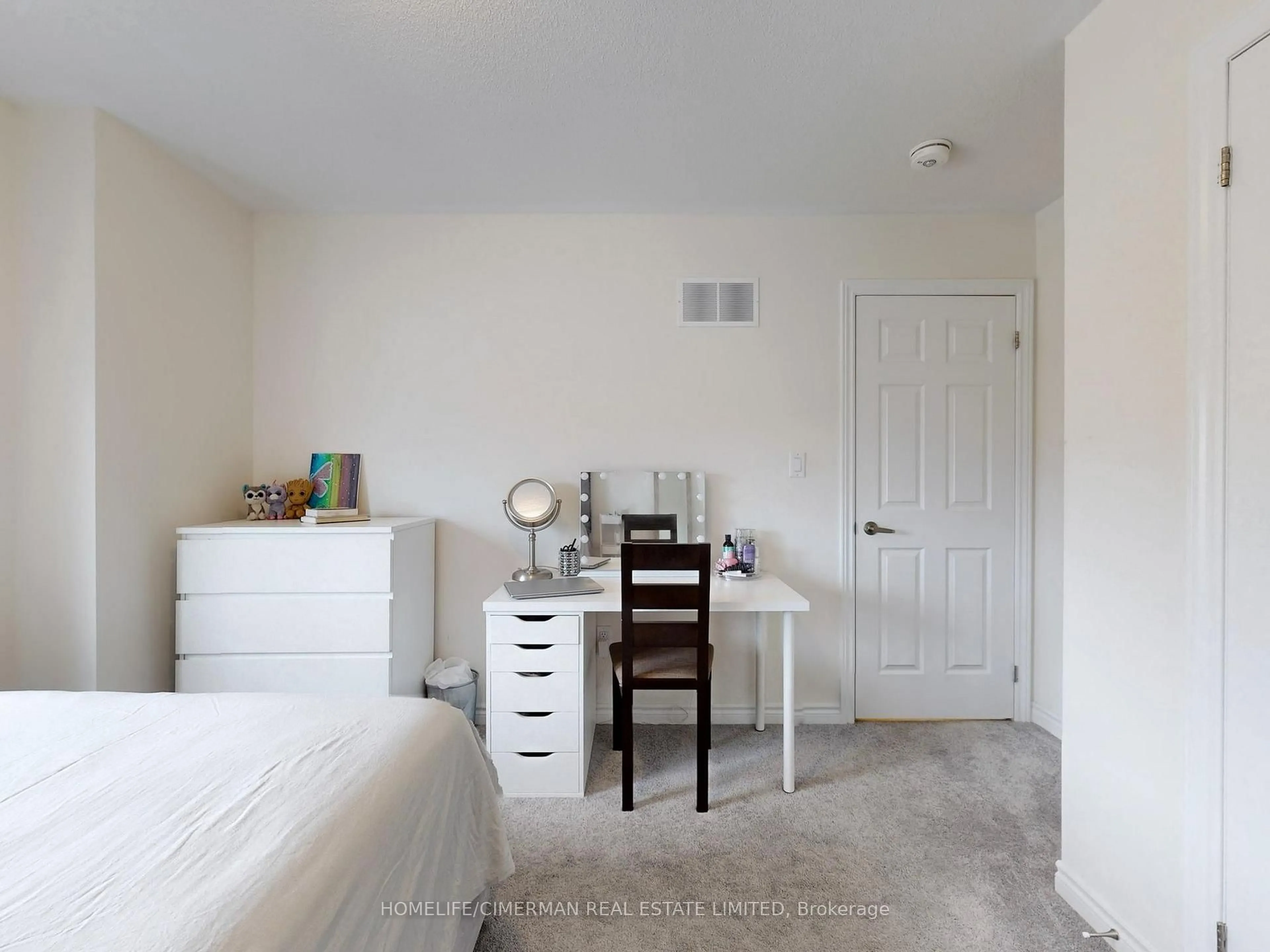 A pic of a room for 16 Morningstar Ave, Whitby Ontario L1R 0P3