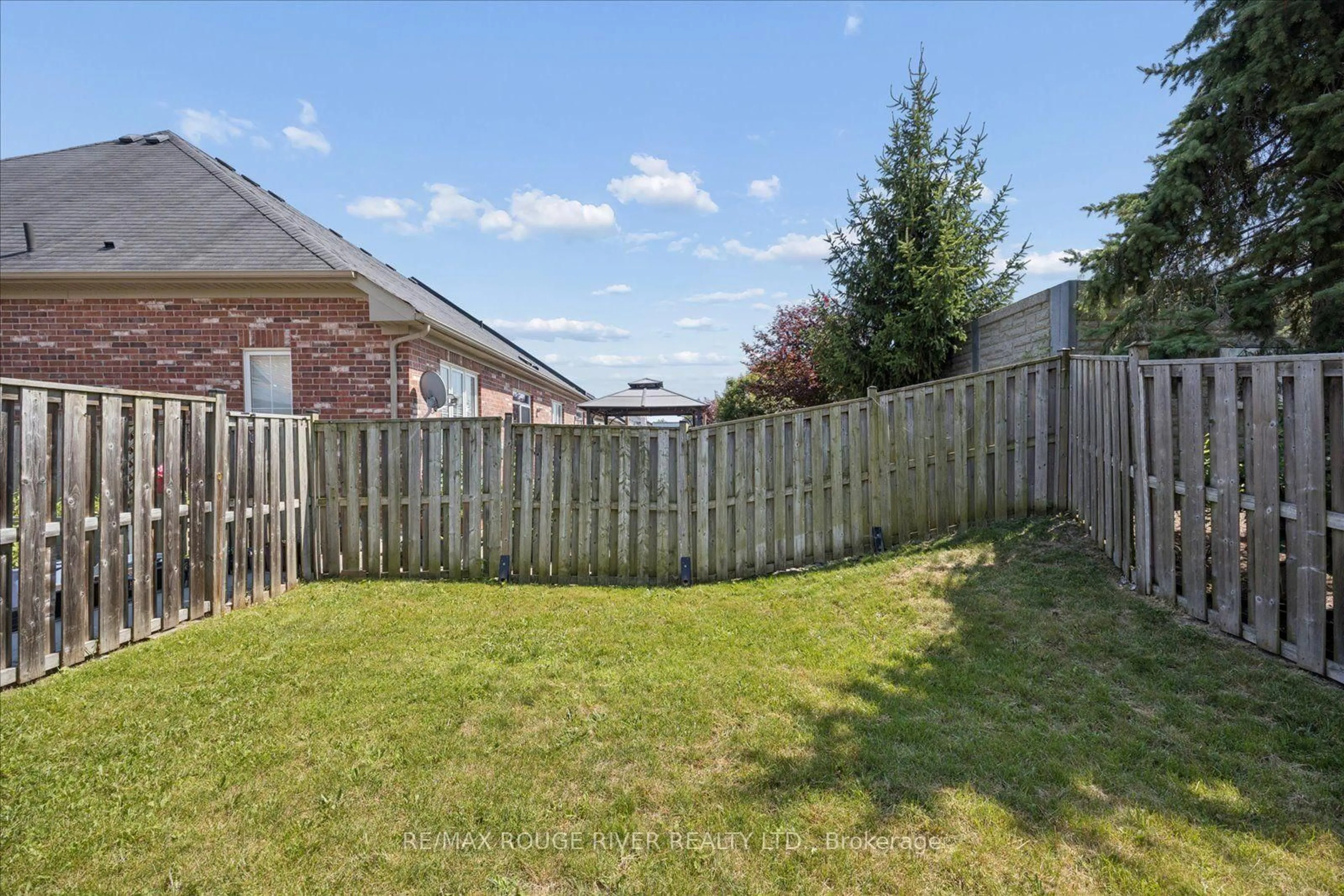 Patio, water/lake/river/ocean view for 37 Burwell St, Whitby Ontario L1R 0B7