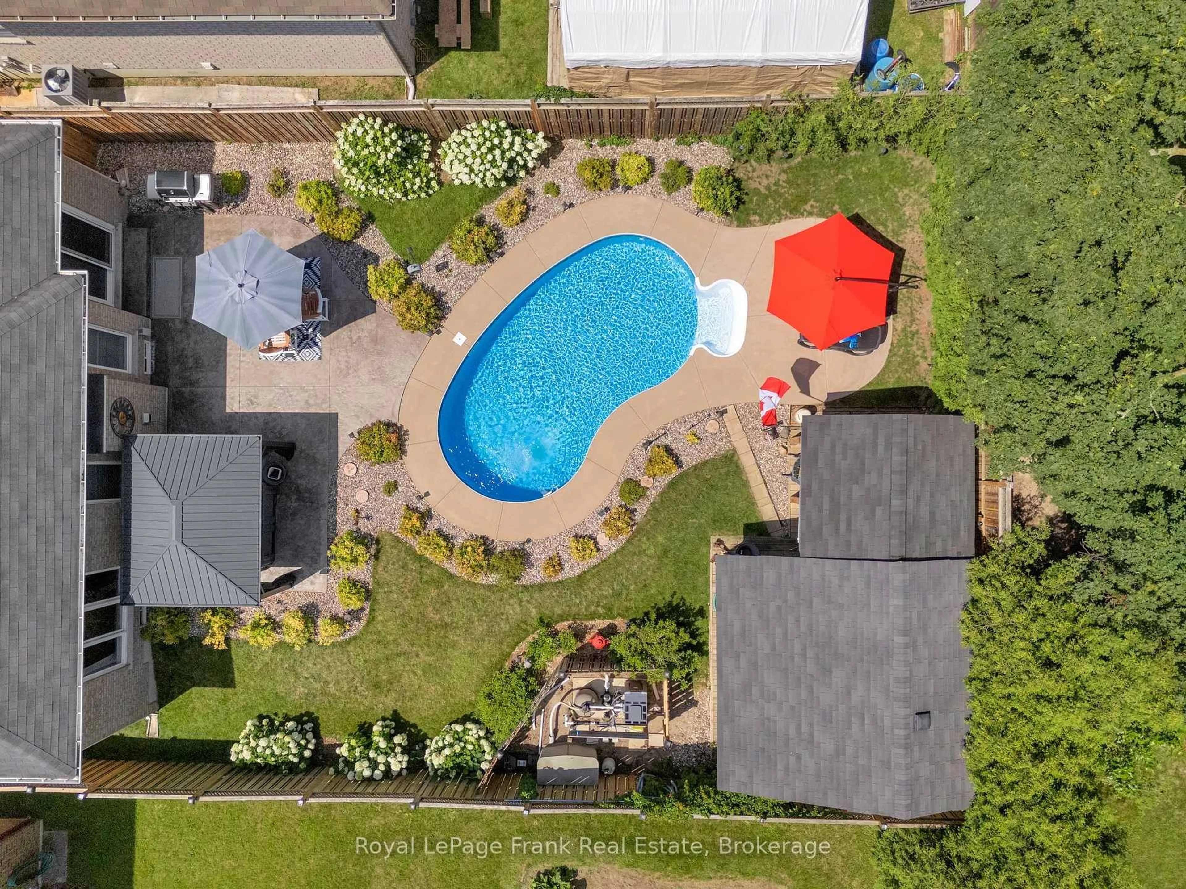 A pic from outside/outdoor area/front of a property/back of a property/a pic from drone, water/lake/river/ocean view for 80 Foxhunt Tr, Clarington Ontario L1E 1E3