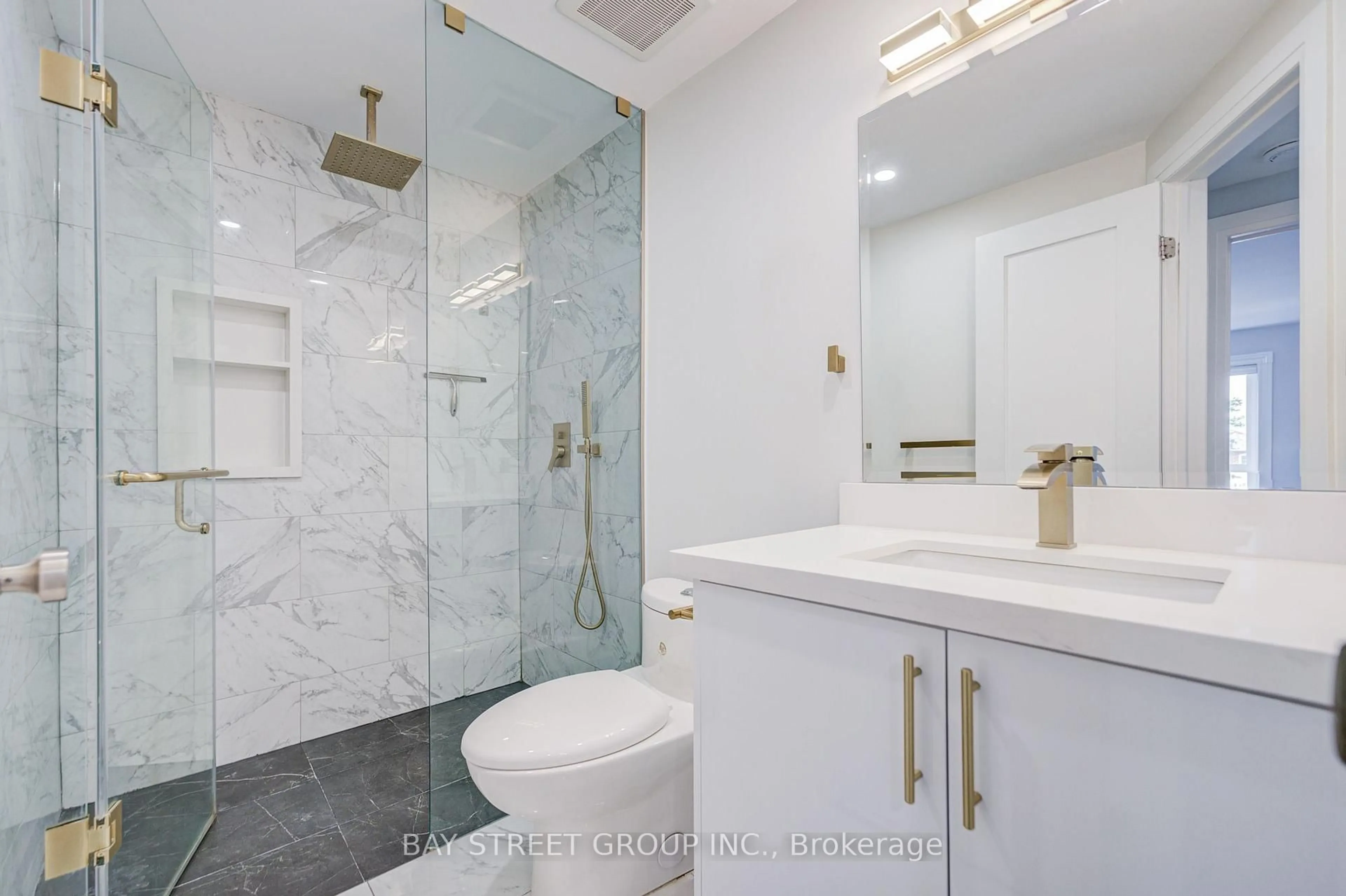 Contemporary bathroom, ceramic/tile floor for 47 Becca Hall Tr, Toronto Ontario M1V 2T7