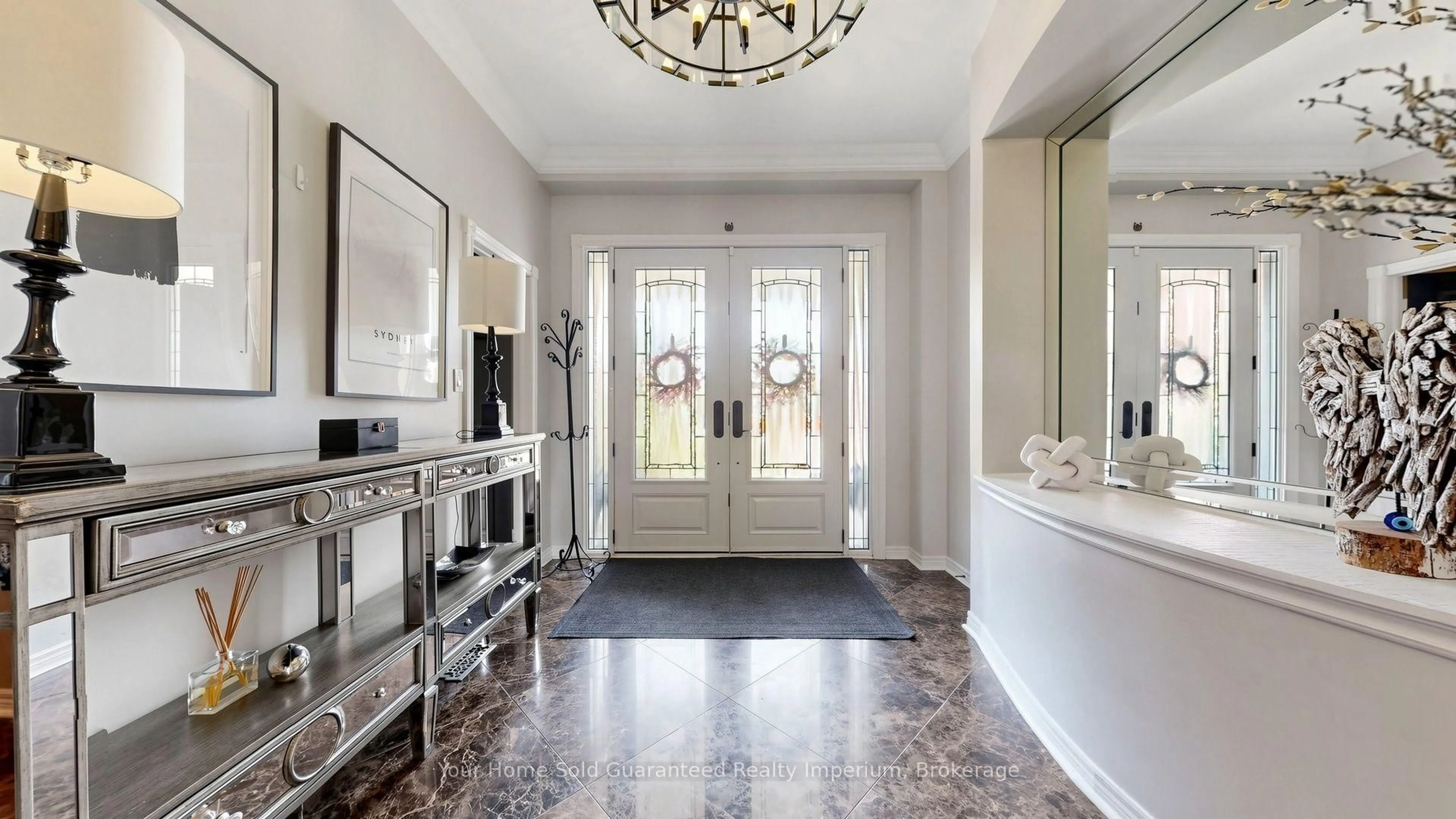 Indoor entryway for 832 Darwin Dr, Pickering Ontario L1X 2V6