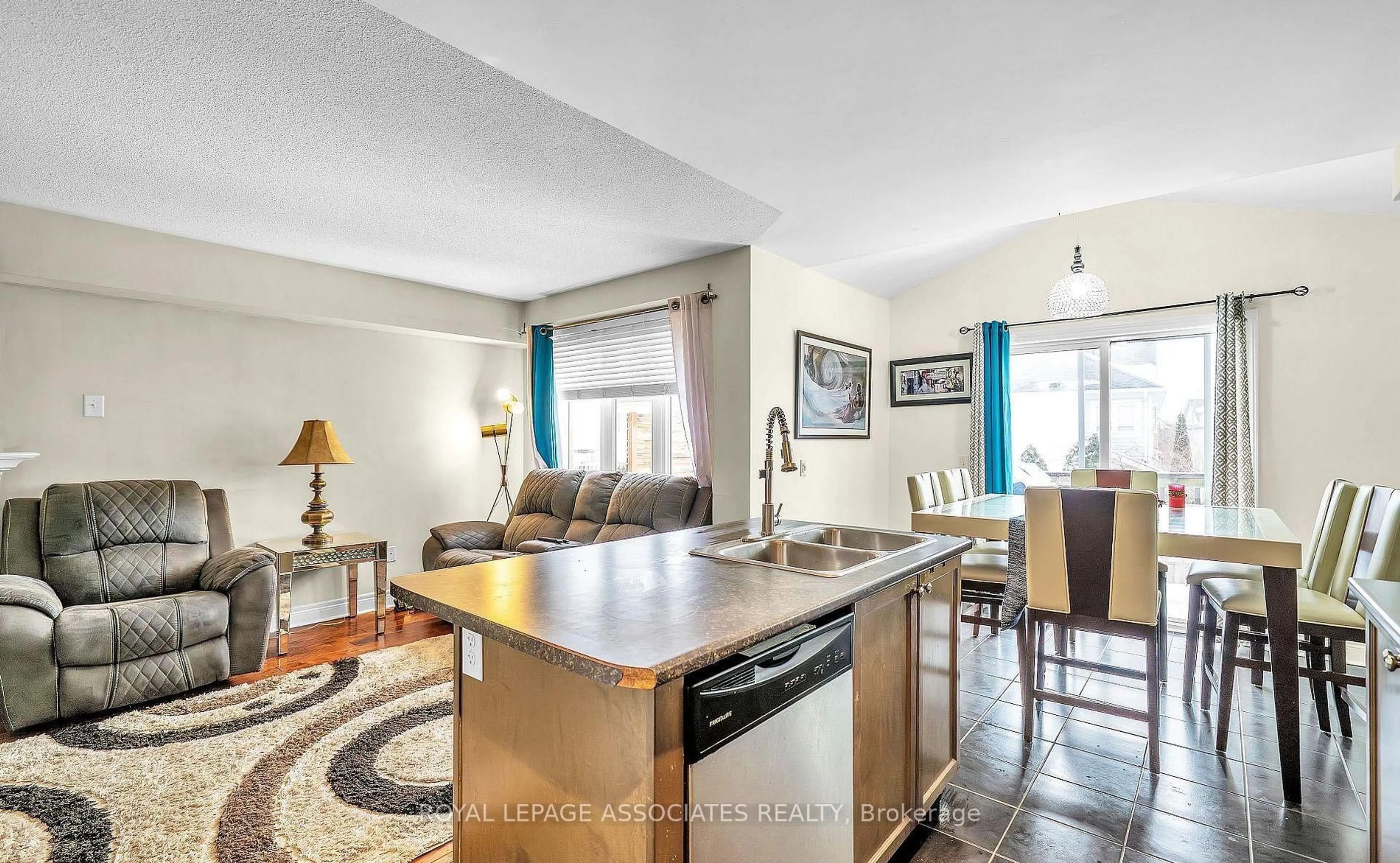 Open concept kitchen, unknown for 164 Dewell Cres, Clarington Ontario L1E 0B9