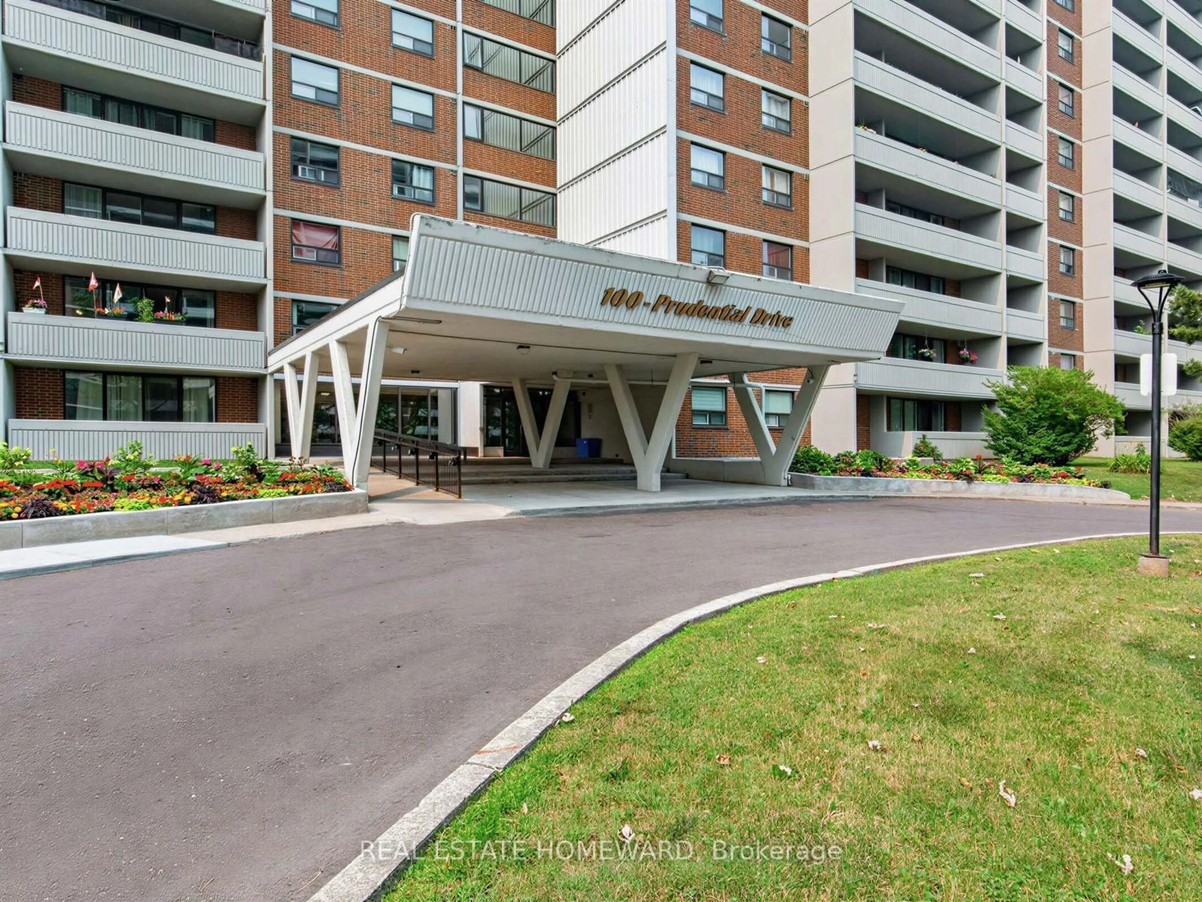 Indoor foyer for 100 Prudential Dr #601, Toronto Ontario M1P 4V4