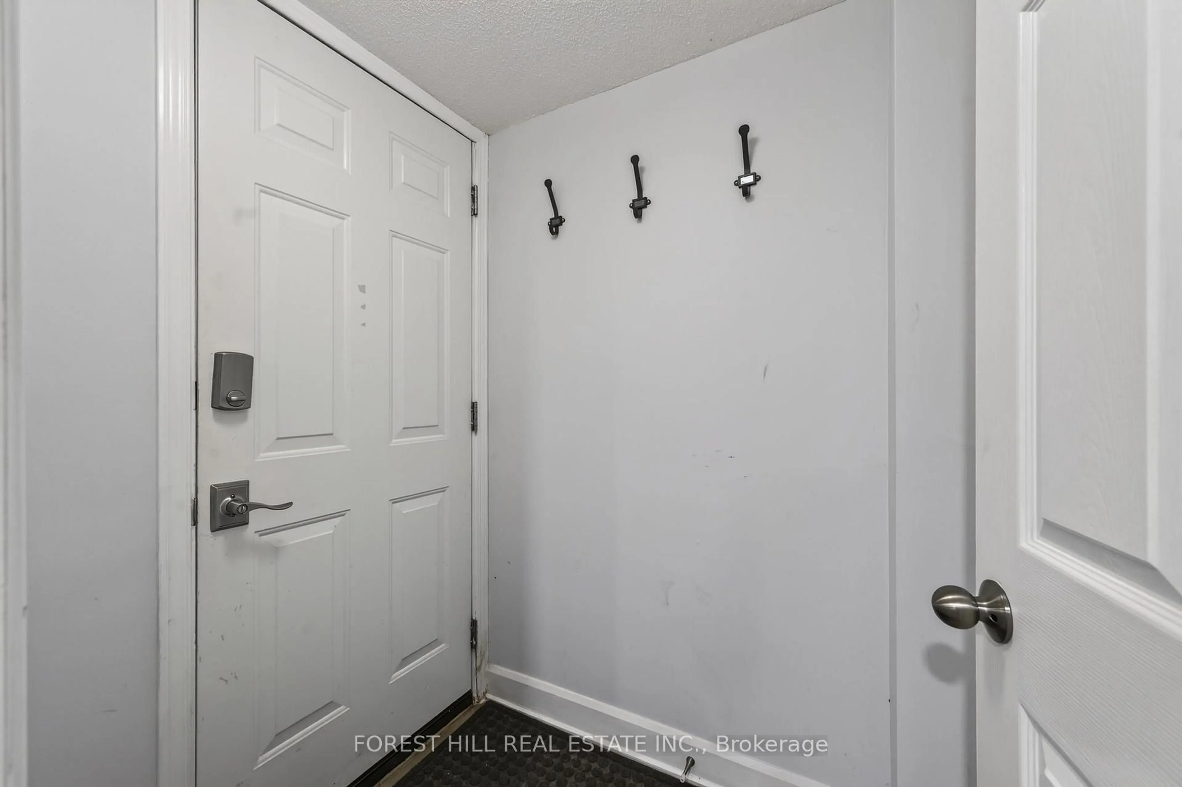 Indoor entryway for 1040 Woodbine Ave, Toronto Ontario M4C 4C4