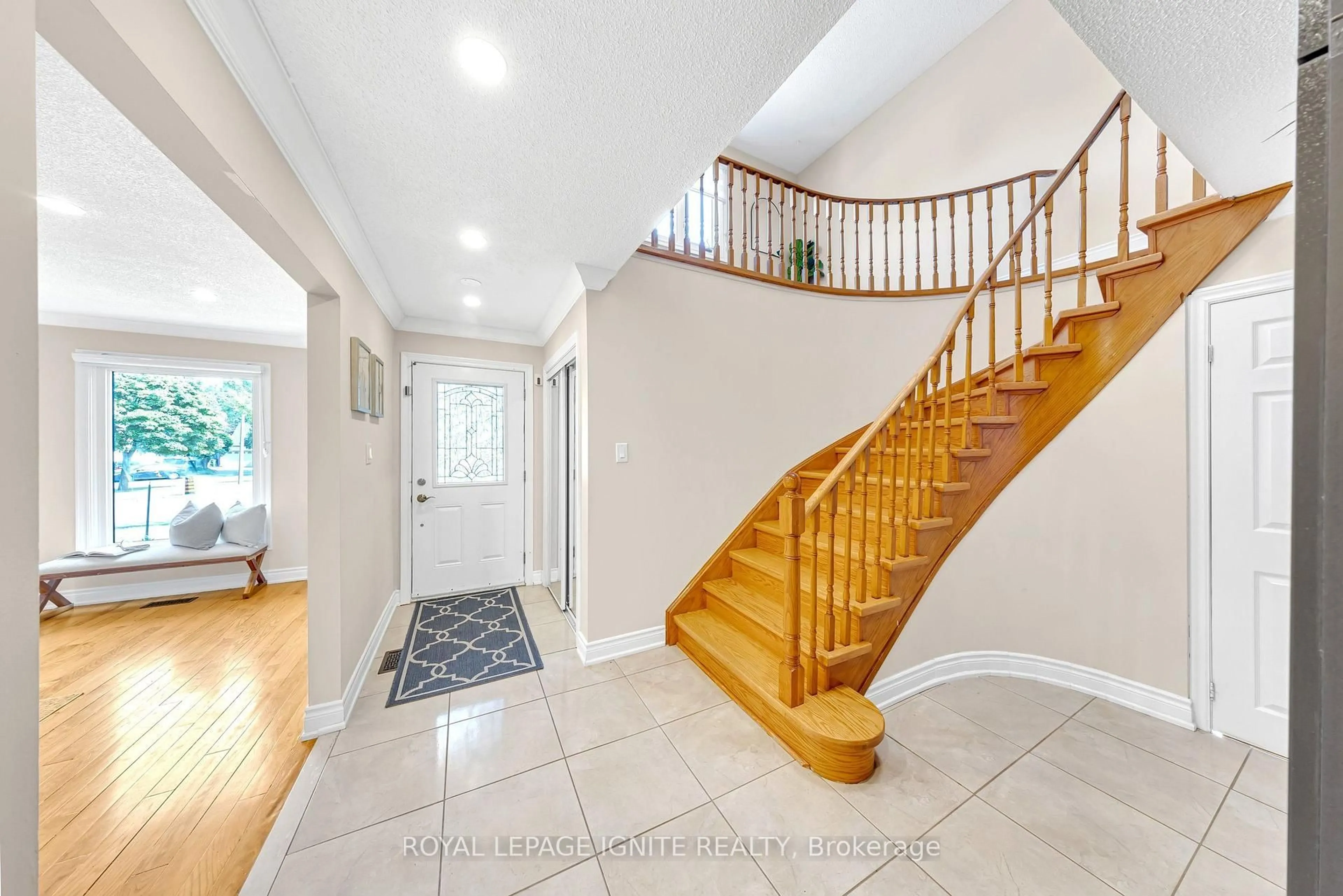 Indoor entryway for 39 Saddleback Crt, Toronto Ontario M1B 2M3