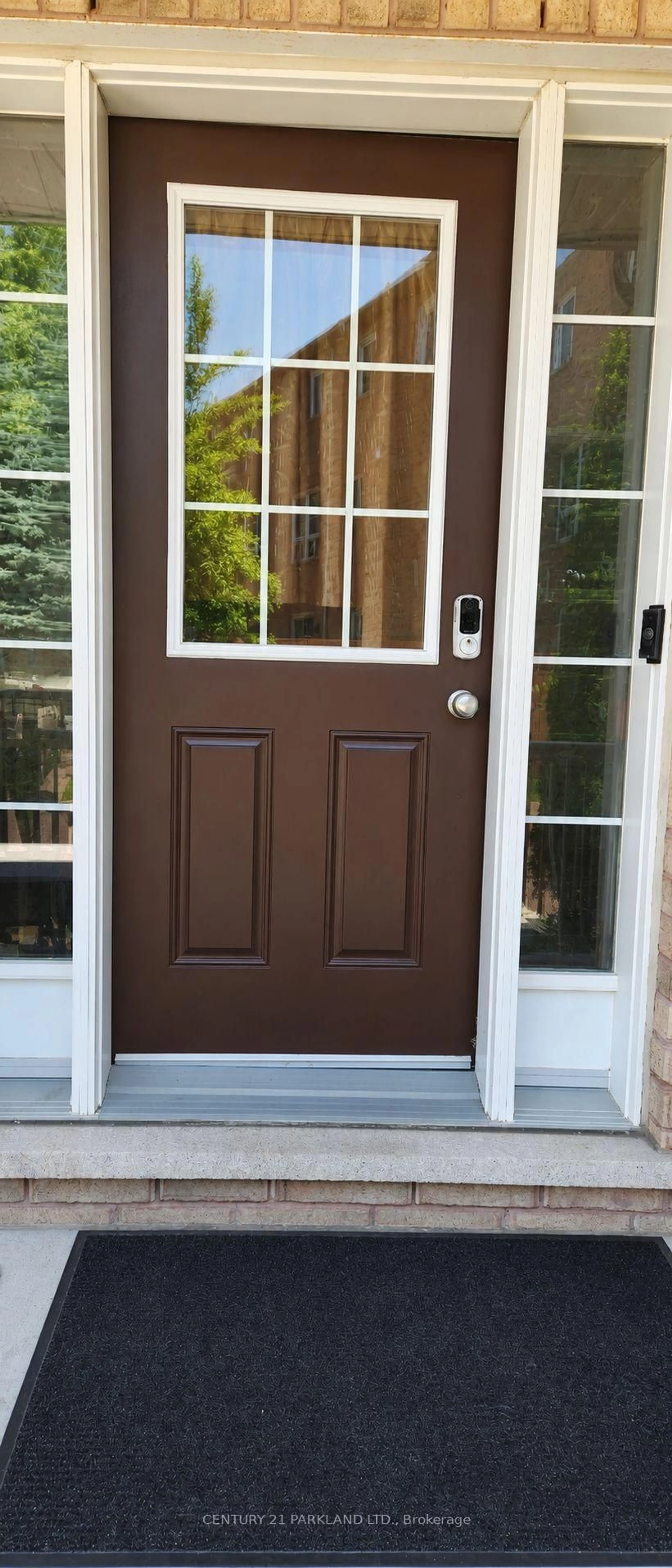 Indoor entryway for 52 Ignatius Lane, Toronto Ontario M1E 0A3