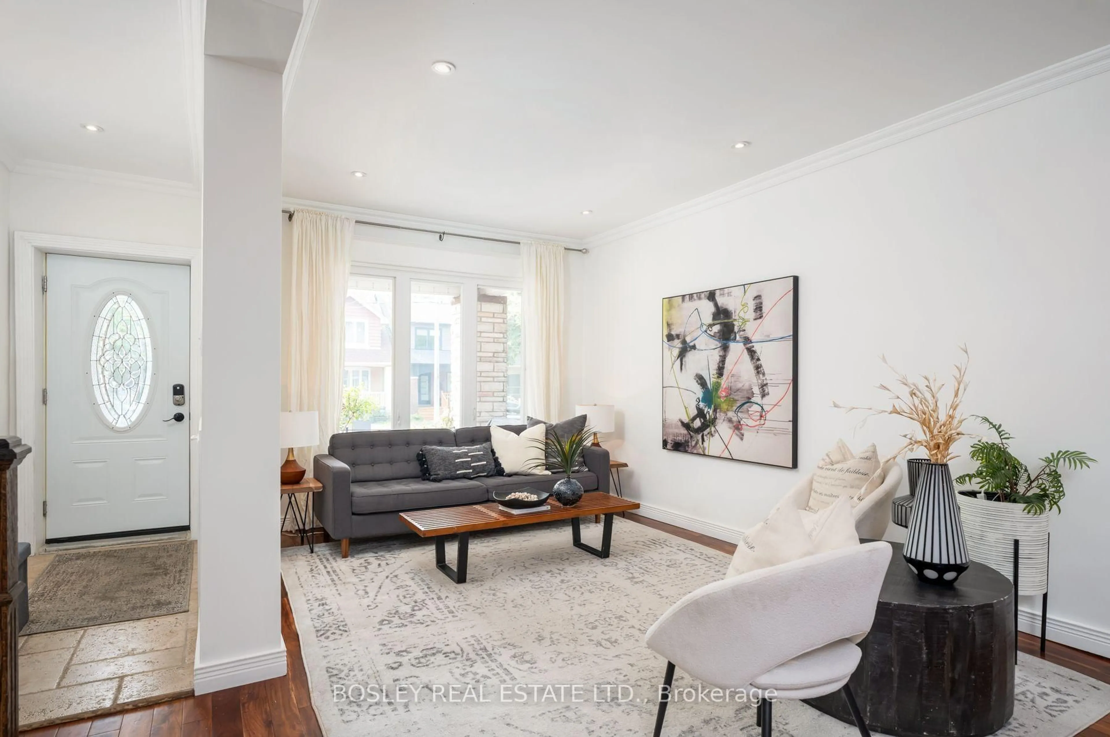 Living room with furniture, unknown for 314 Milverton Blvd, Toronto Ontario M4J 1V7