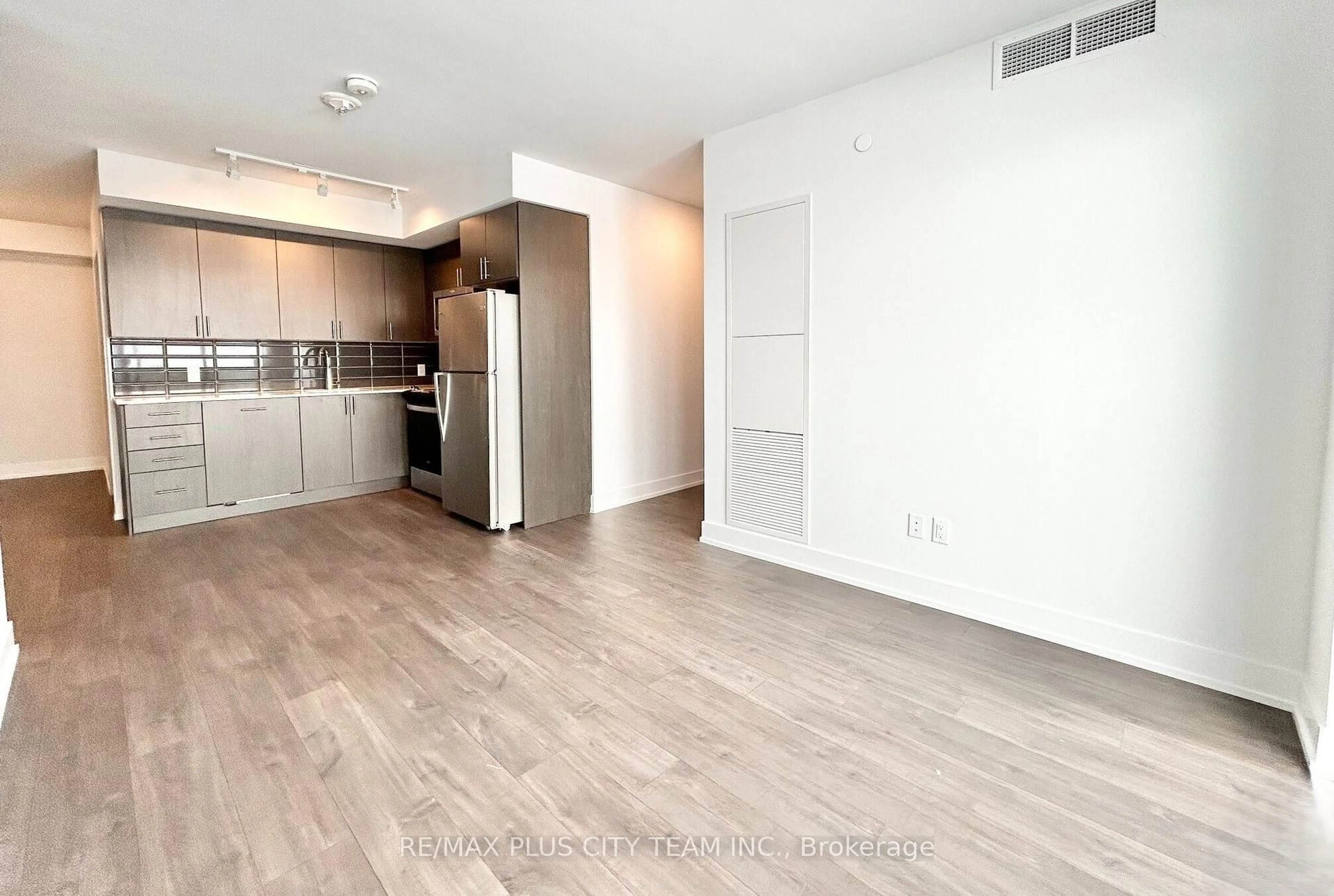 Unknown for 2550 Simcoe St #1217, Oshawa Ontario L1L 0R5