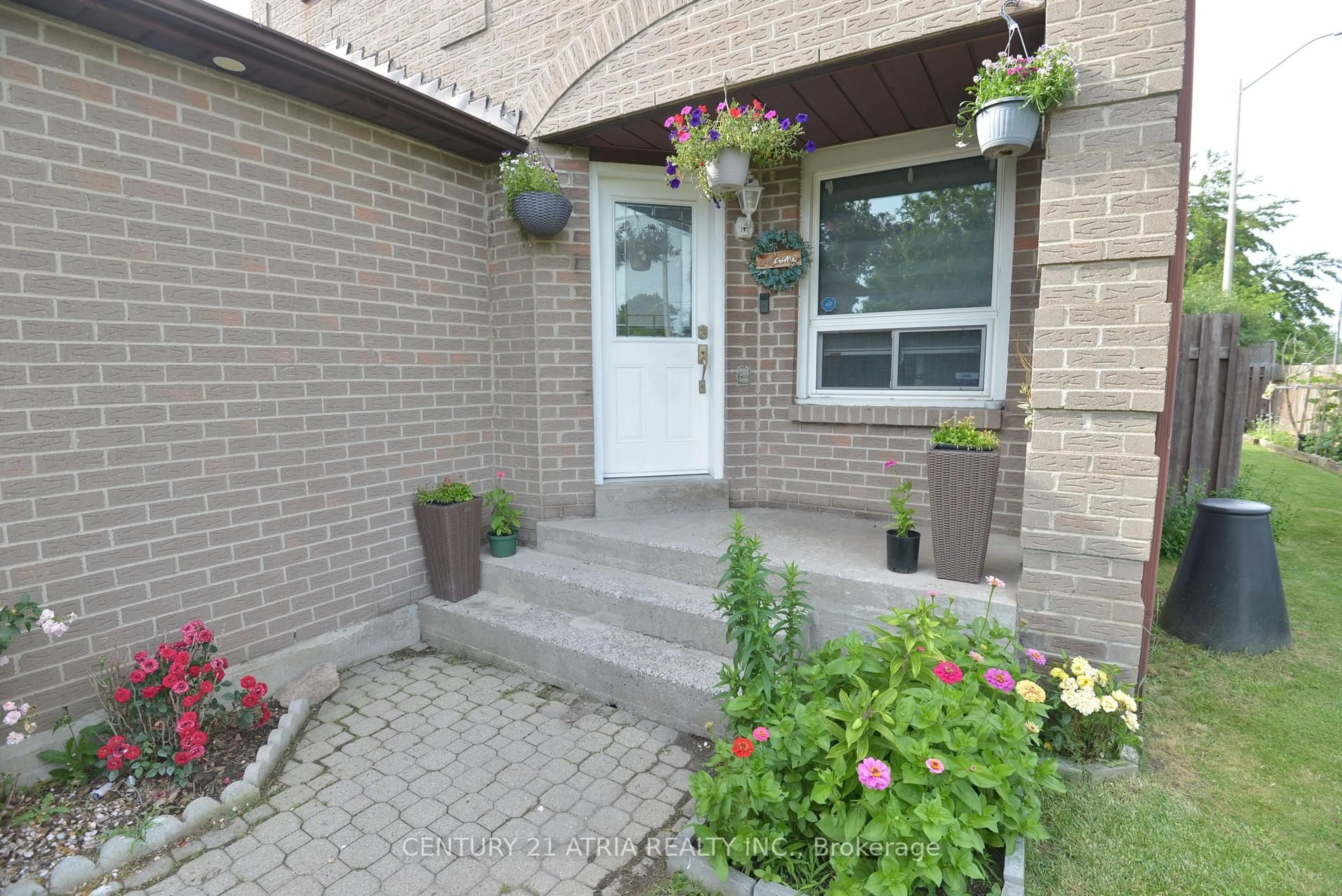 Unknown for 31 Carnelly Cres, Ajax Ontario L1T 2H5