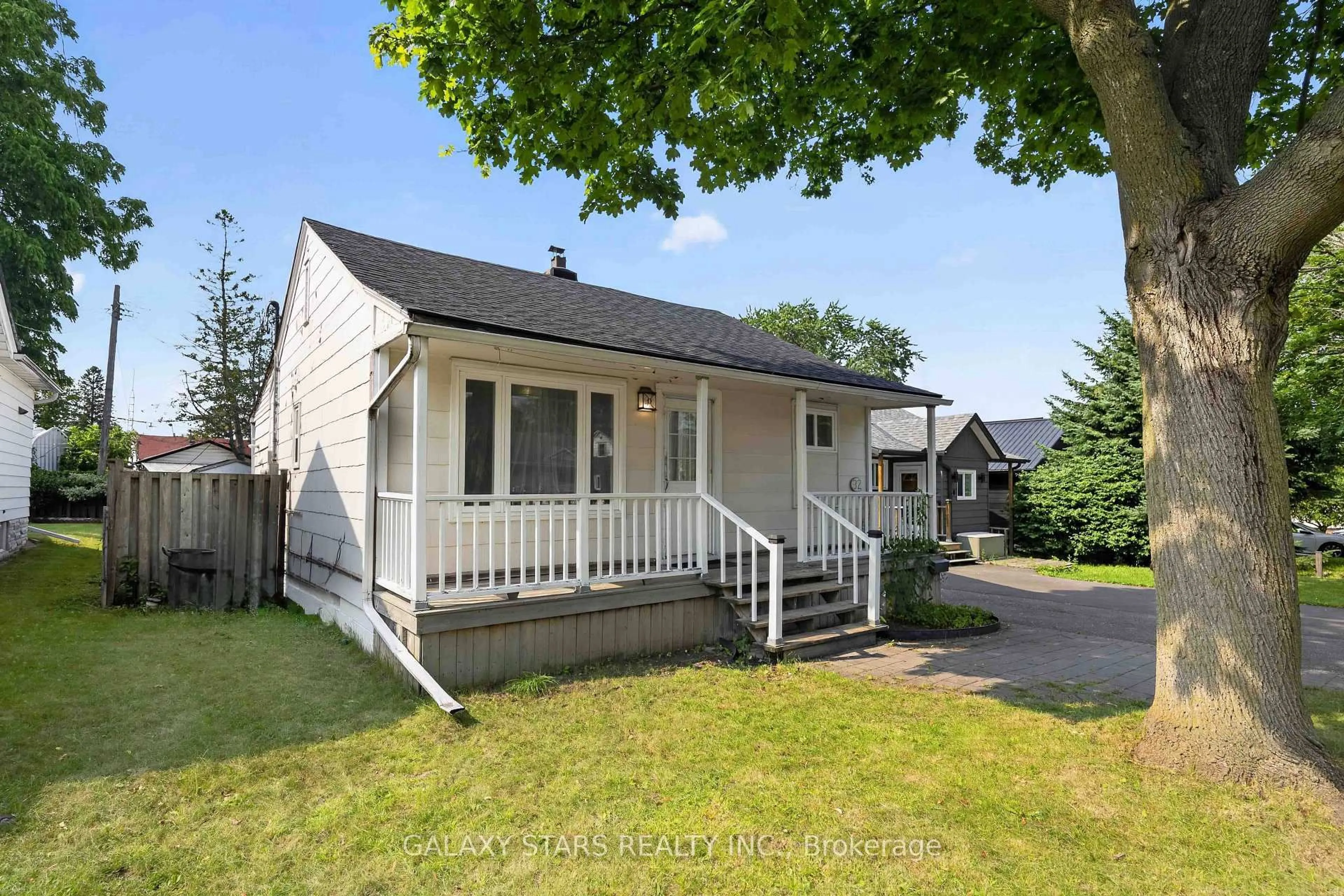 Unknown for 32 Beech St, Ajax Ontario L1S 1W1