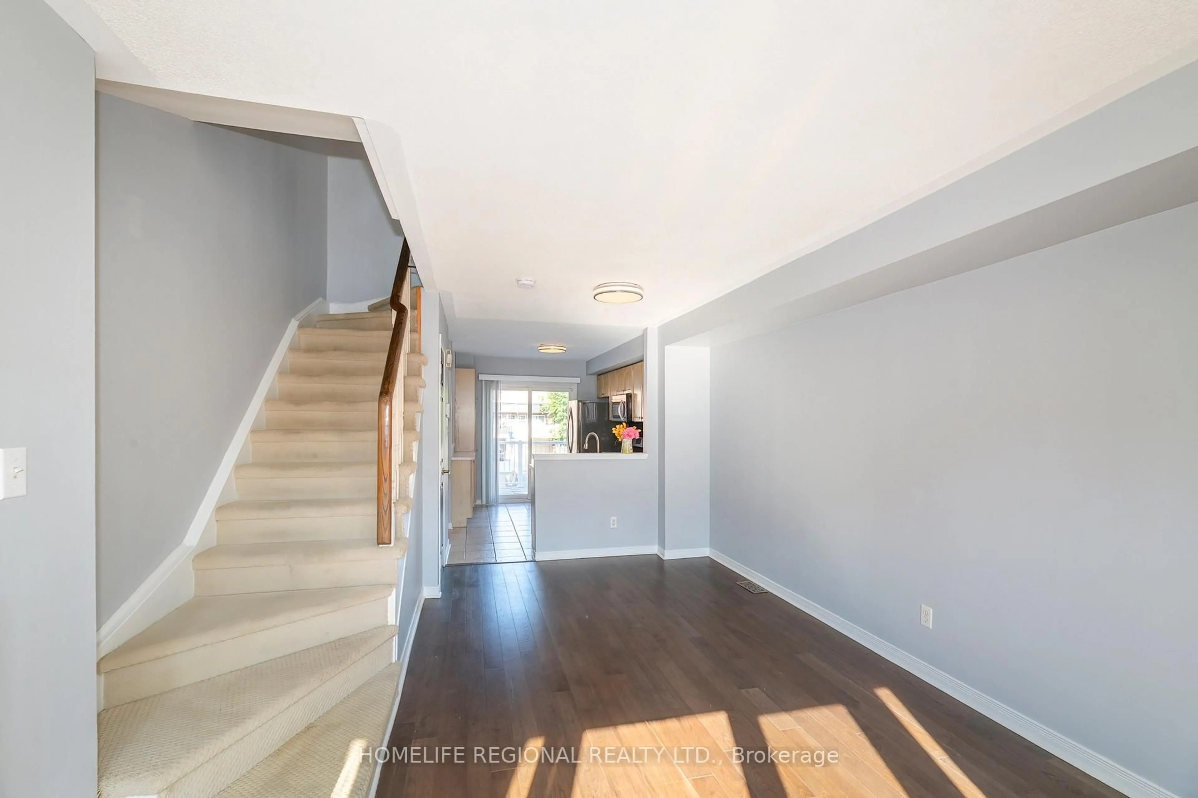 Indoor entryway for 1775 Valley Farm Rd #89, Pickering Ontario L1V 7J9