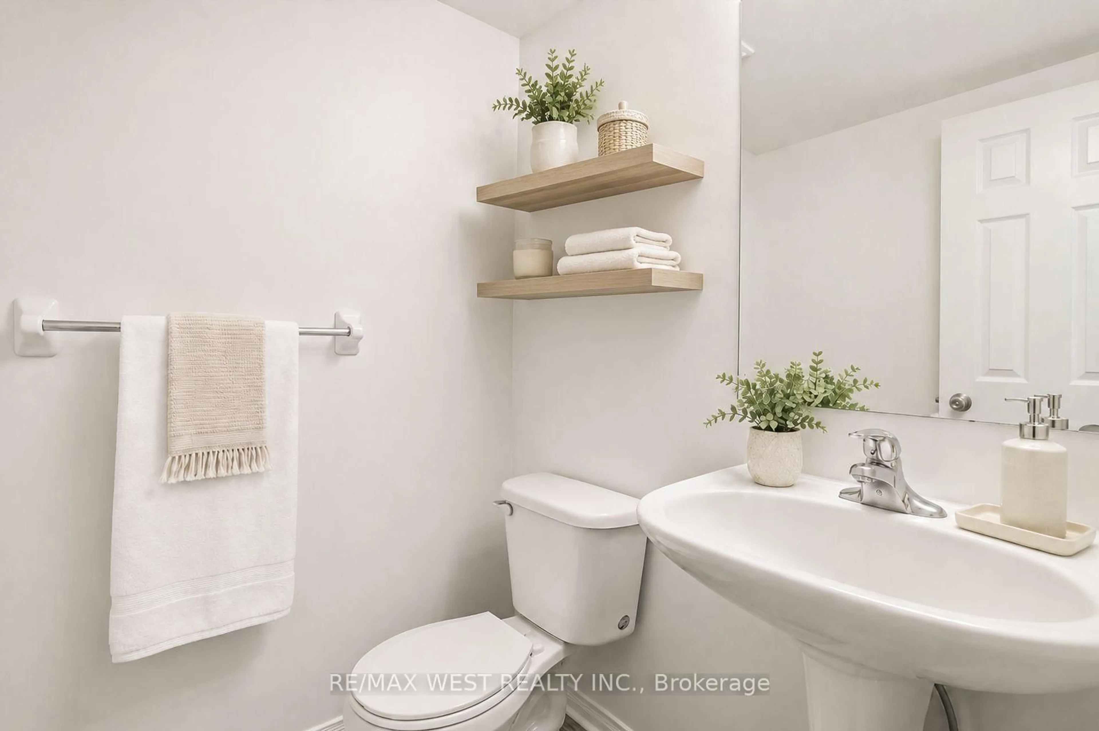 Standard bathroom, ceramic/tile floor for 397 Beechgrove Dr #65, Toronto Ontario M1E 2R1