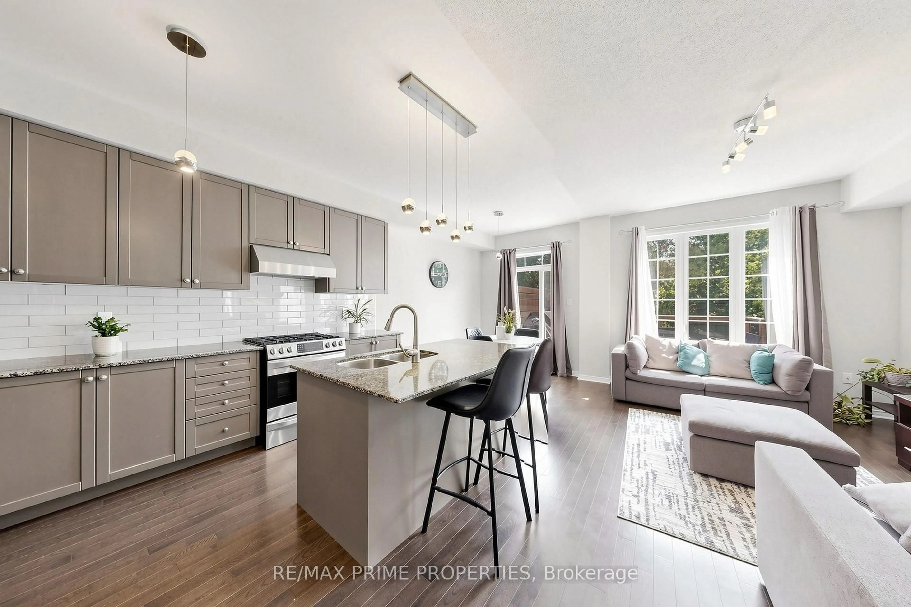 Open concept kitchen, unknown for 11 Keenlyside Lane, Ajax Ontario L1T 0N4