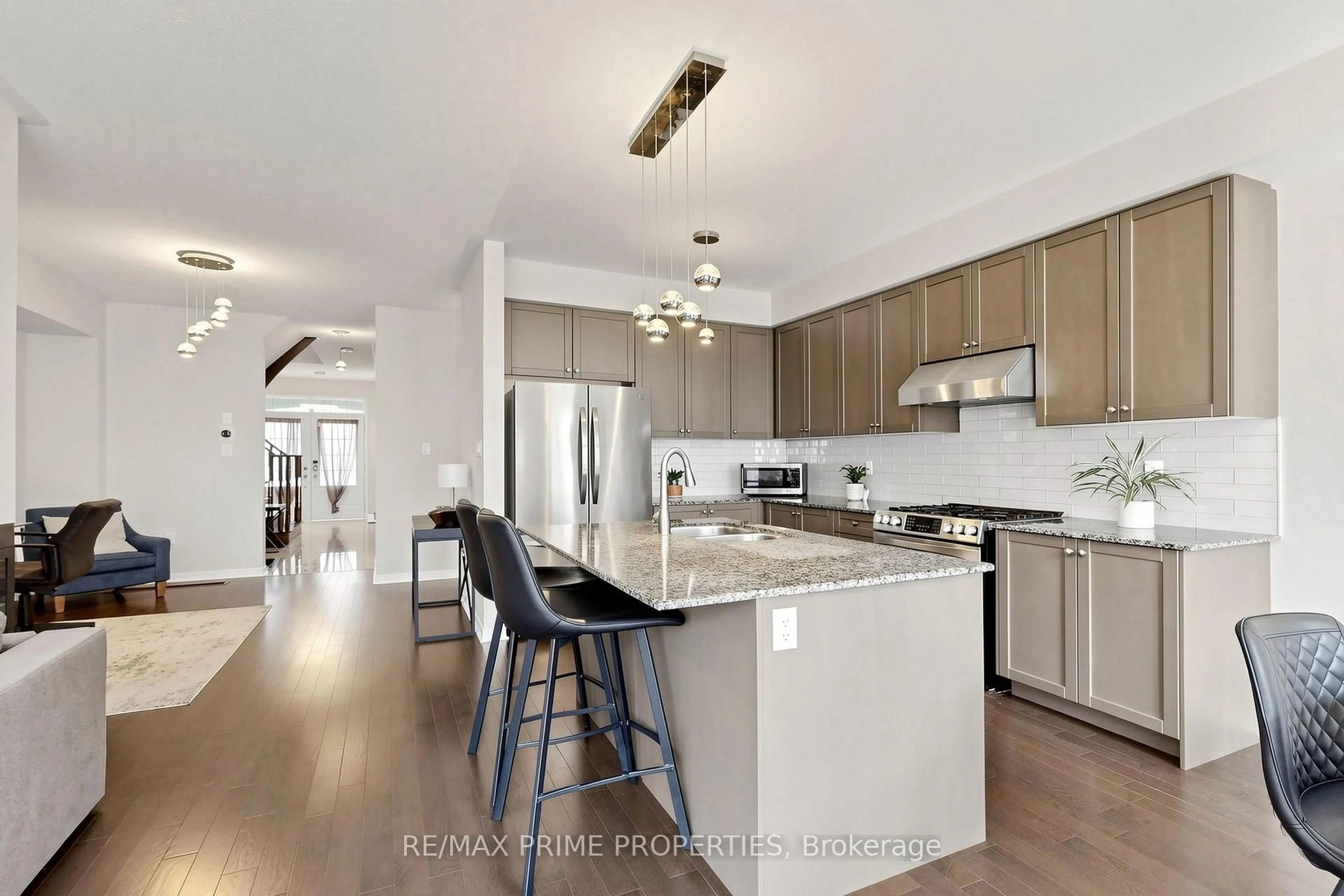 Open concept kitchen, unknown for 11 Keenlyside Lane, Ajax Ontario L1T 0N4