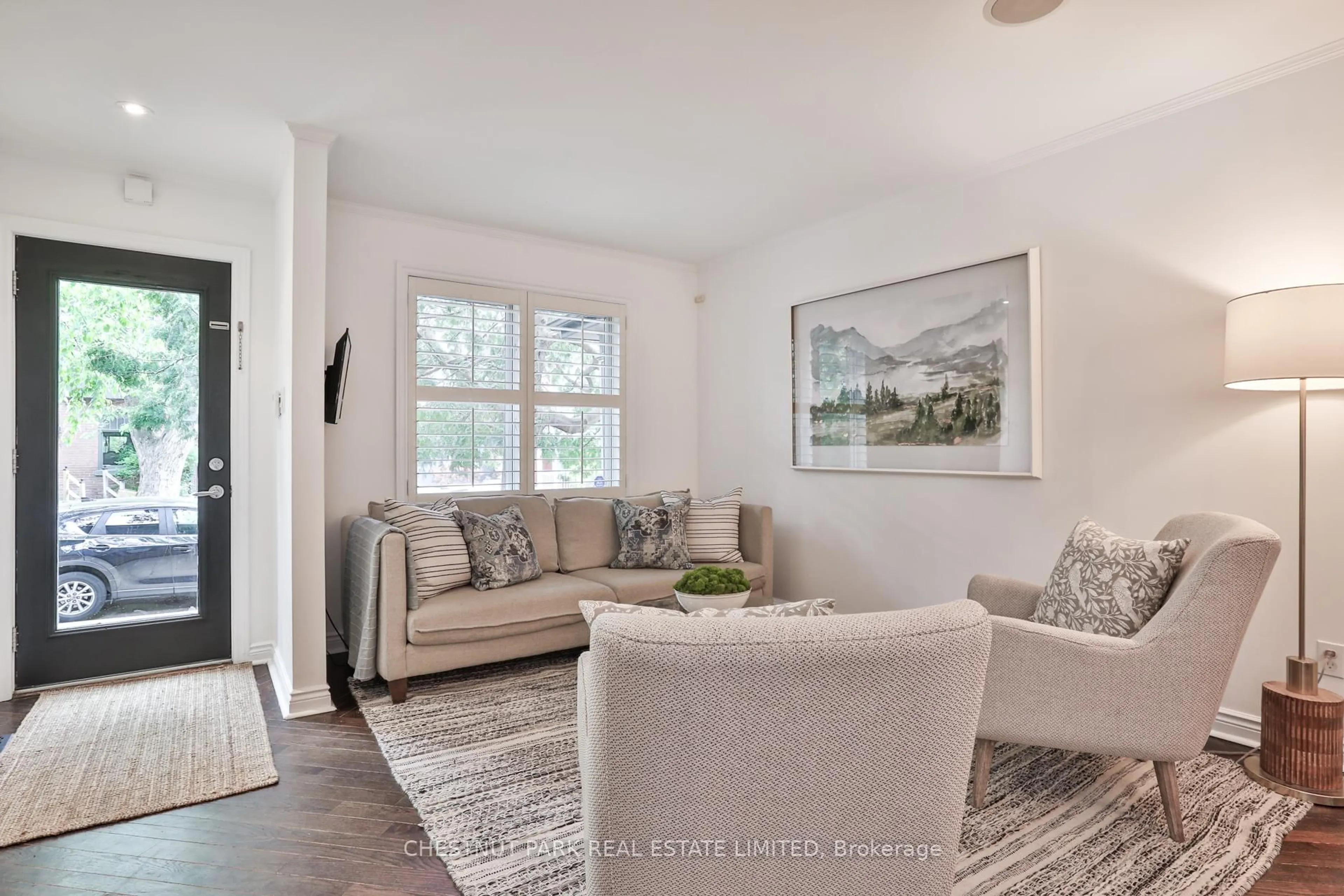 Living room with furniture, unknown for 52 West Ave, Toronto Ontario M4M 2L8