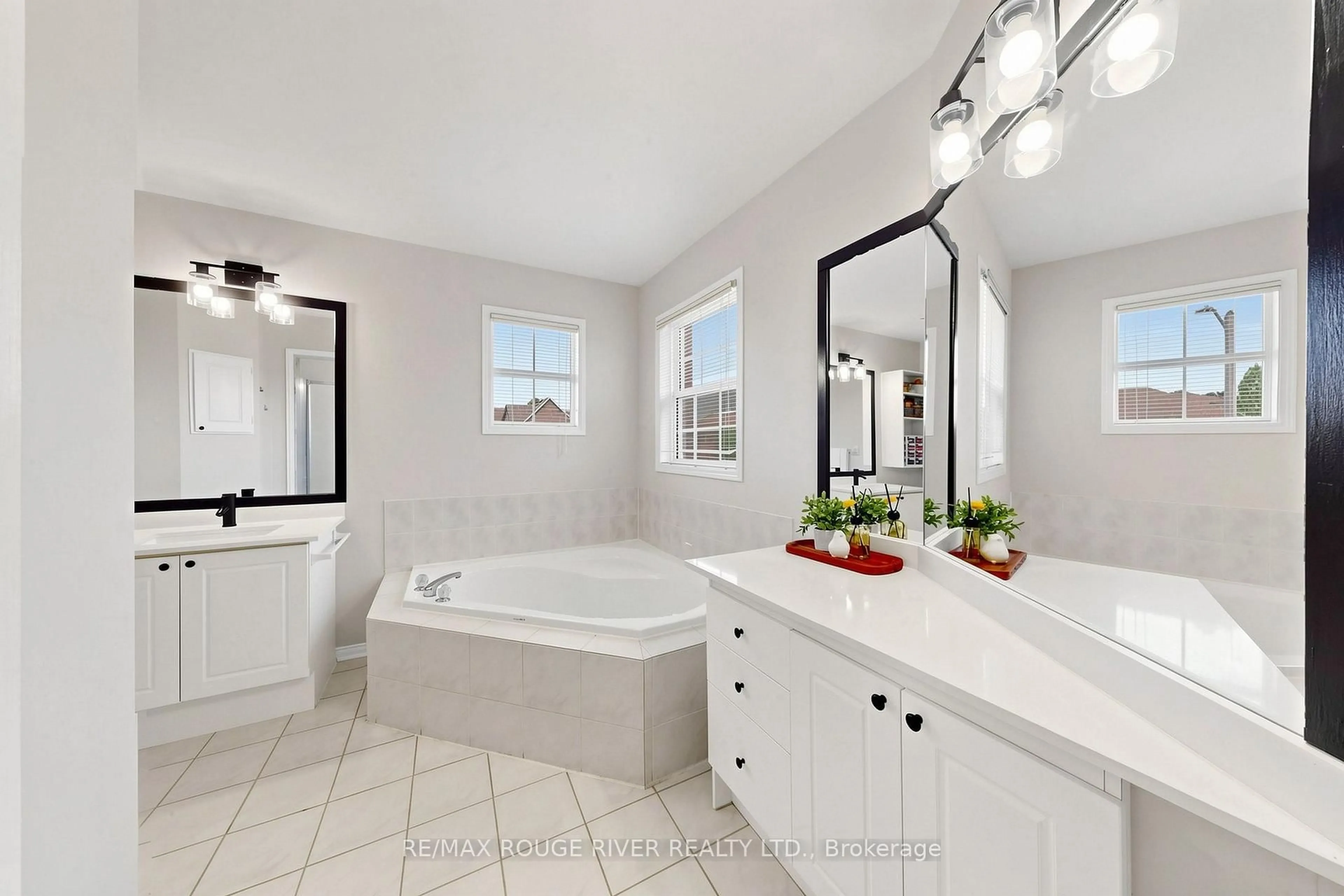 Contemporary bathroom, ceramic/tile floor for 66 Tidewater Cres, Whitby Ontario L1P 1M3