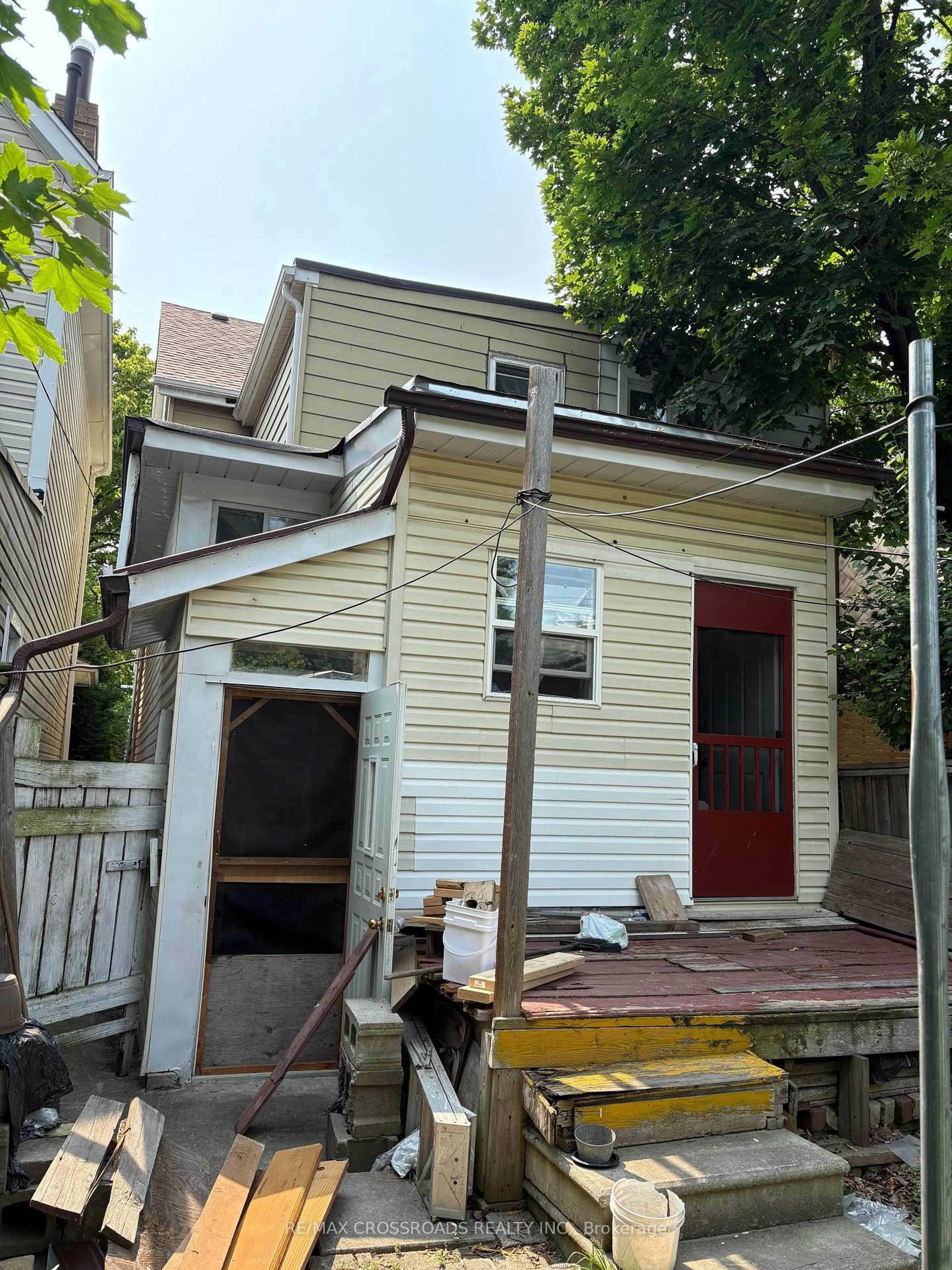 Unknown for 293 Pape Ave, Toronto Ontario M4M 2W6