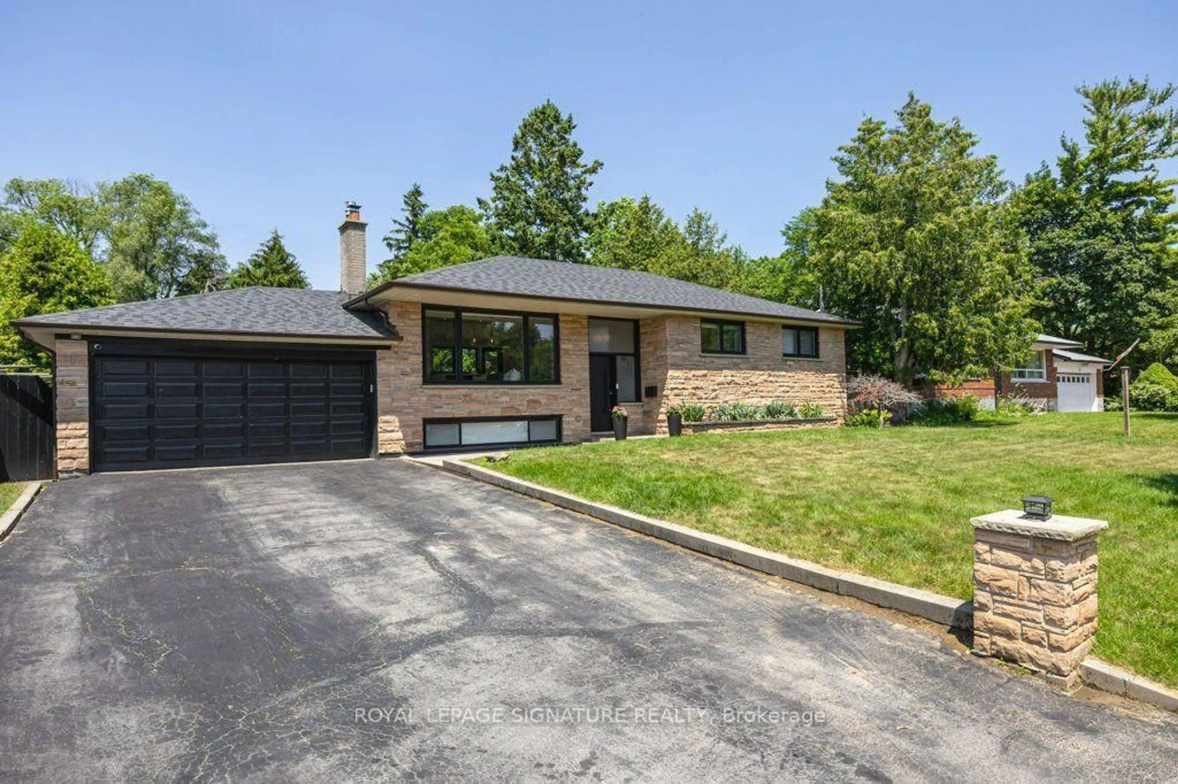 Home with brick exterior material, street for 14 Bonacres Ave, Toronto Ontario M1C 1P7