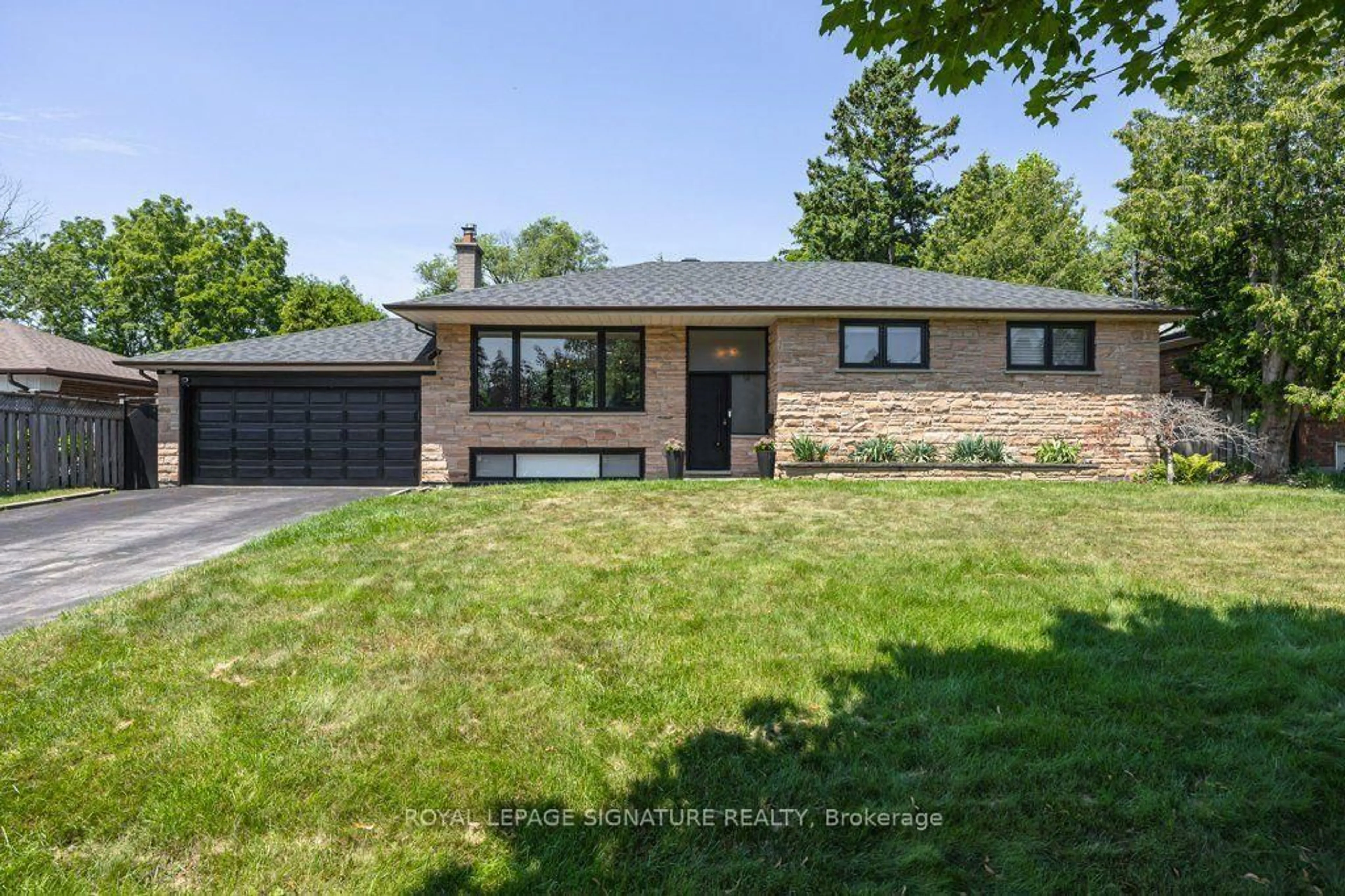 Home with brick exterior material, street for 14 Bonacres Ave, Toronto Ontario M1C 1P7