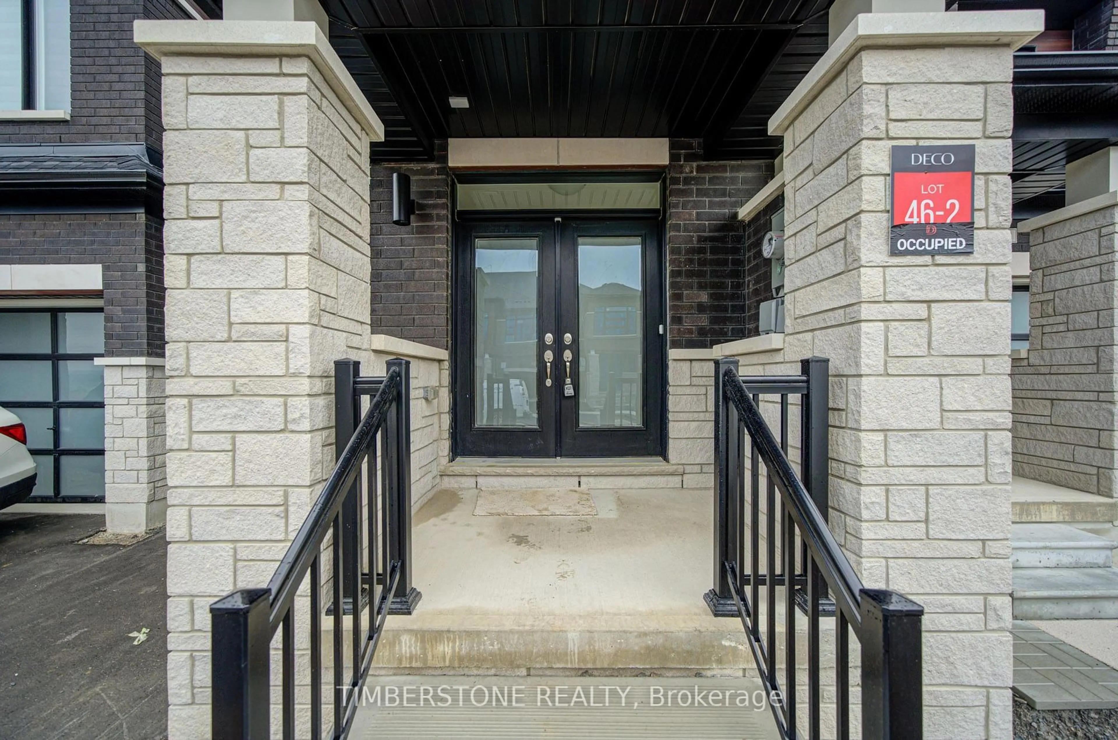 Indoor entryway for 3310 Sandalwood Rd, Pickering Ontario L1X 0J2