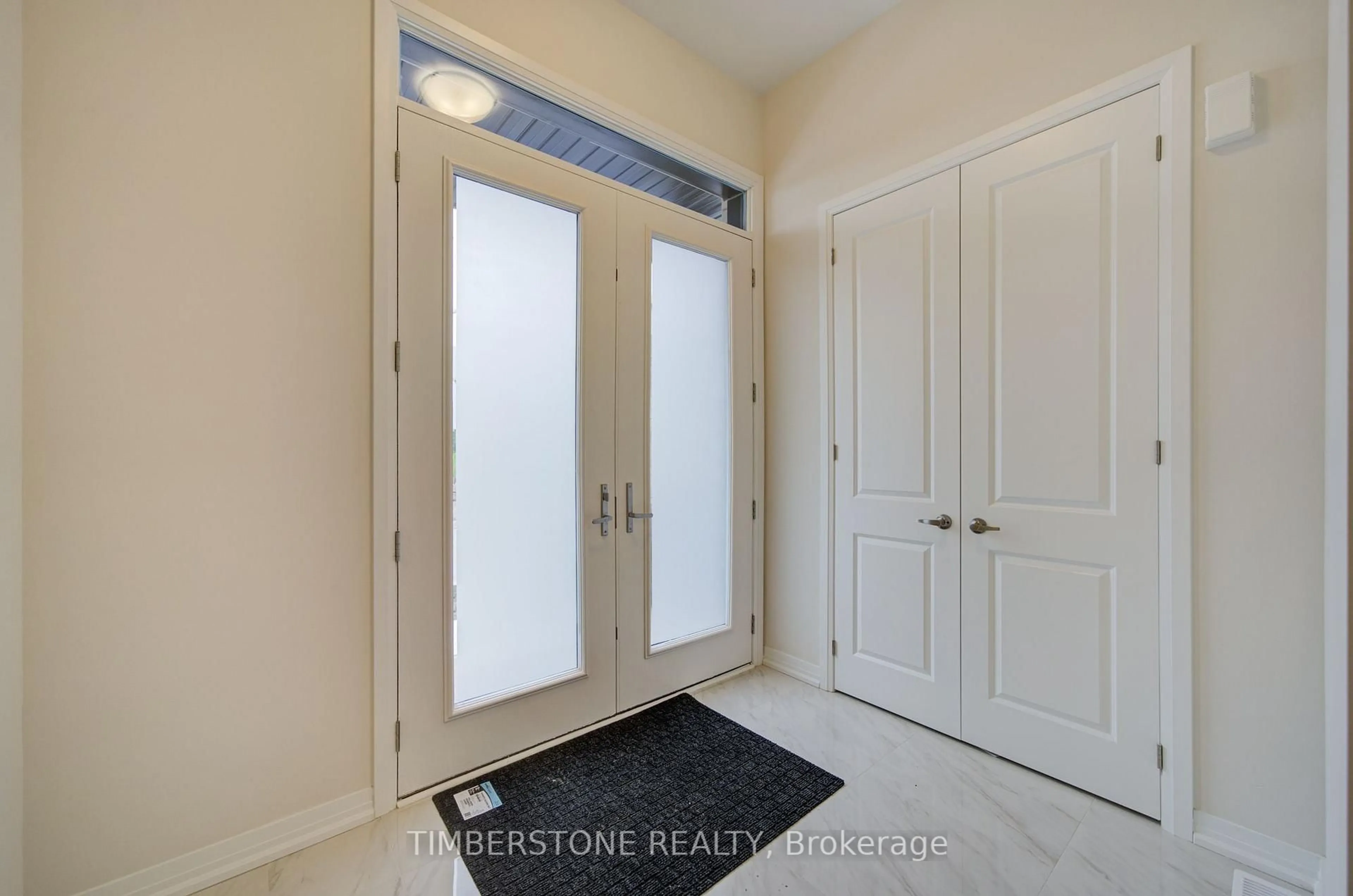 Indoor entryway for 3361 Deepglade Path, Pickering Ontario L1X 0K6