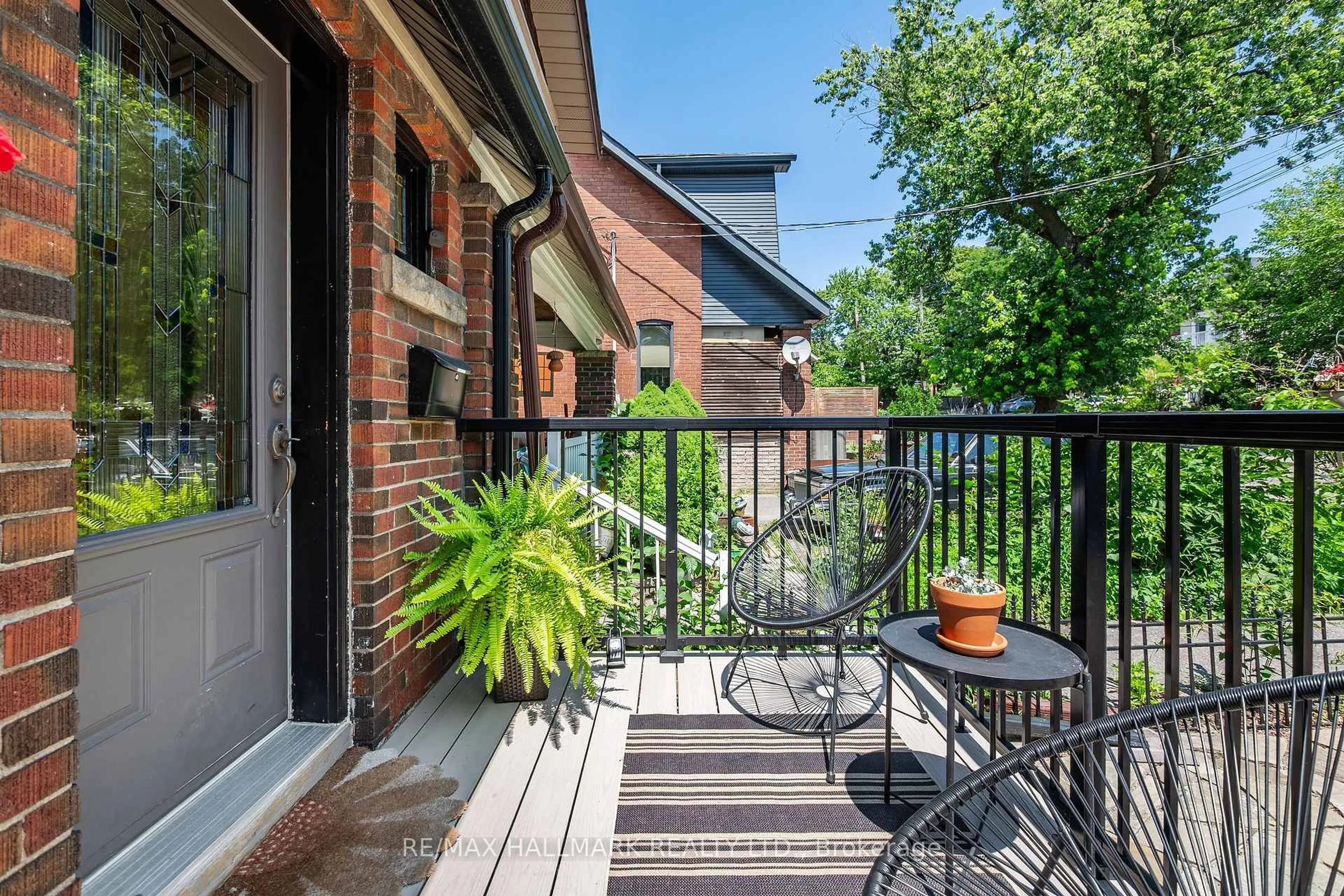 Patio, street for 26 Main St, Toronto Ontario M4E 2V4