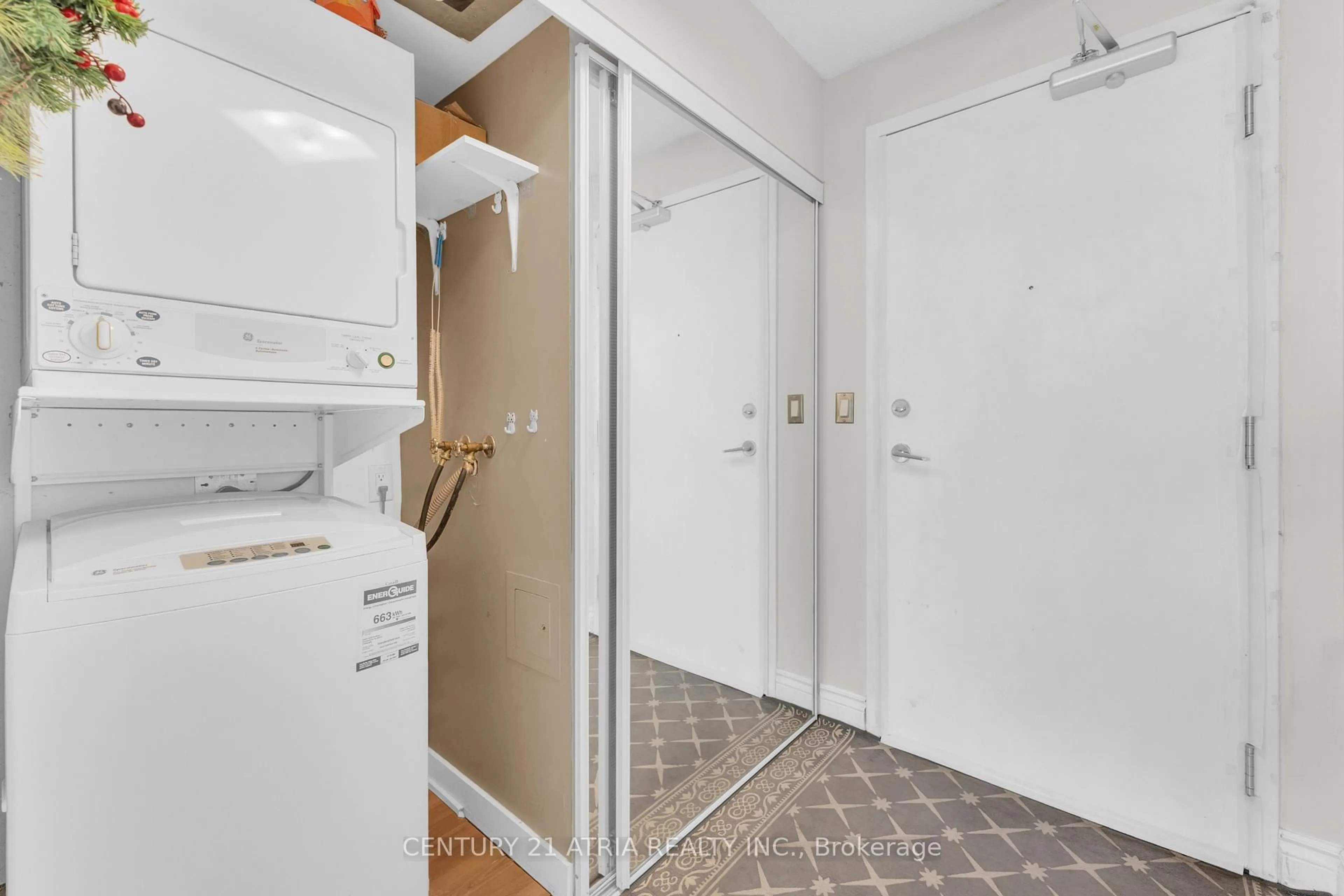 Standard kitchen, unknown for 38 Lee Centre Dr #3112, Toronto Ontario M1H 3J7