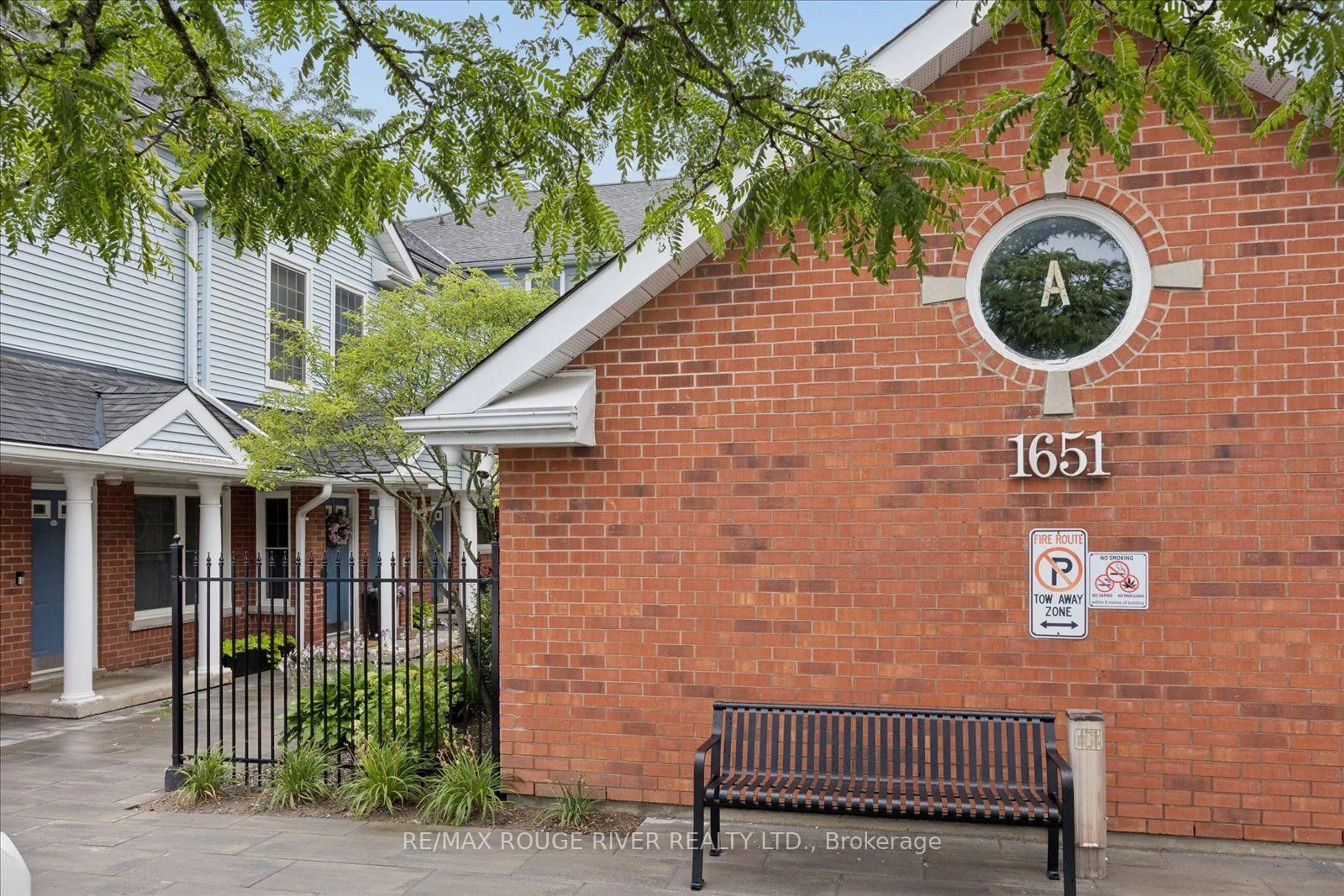 Patio, street for 1651 Nash Rd #7A, Clarington Ontario L1E 1S8